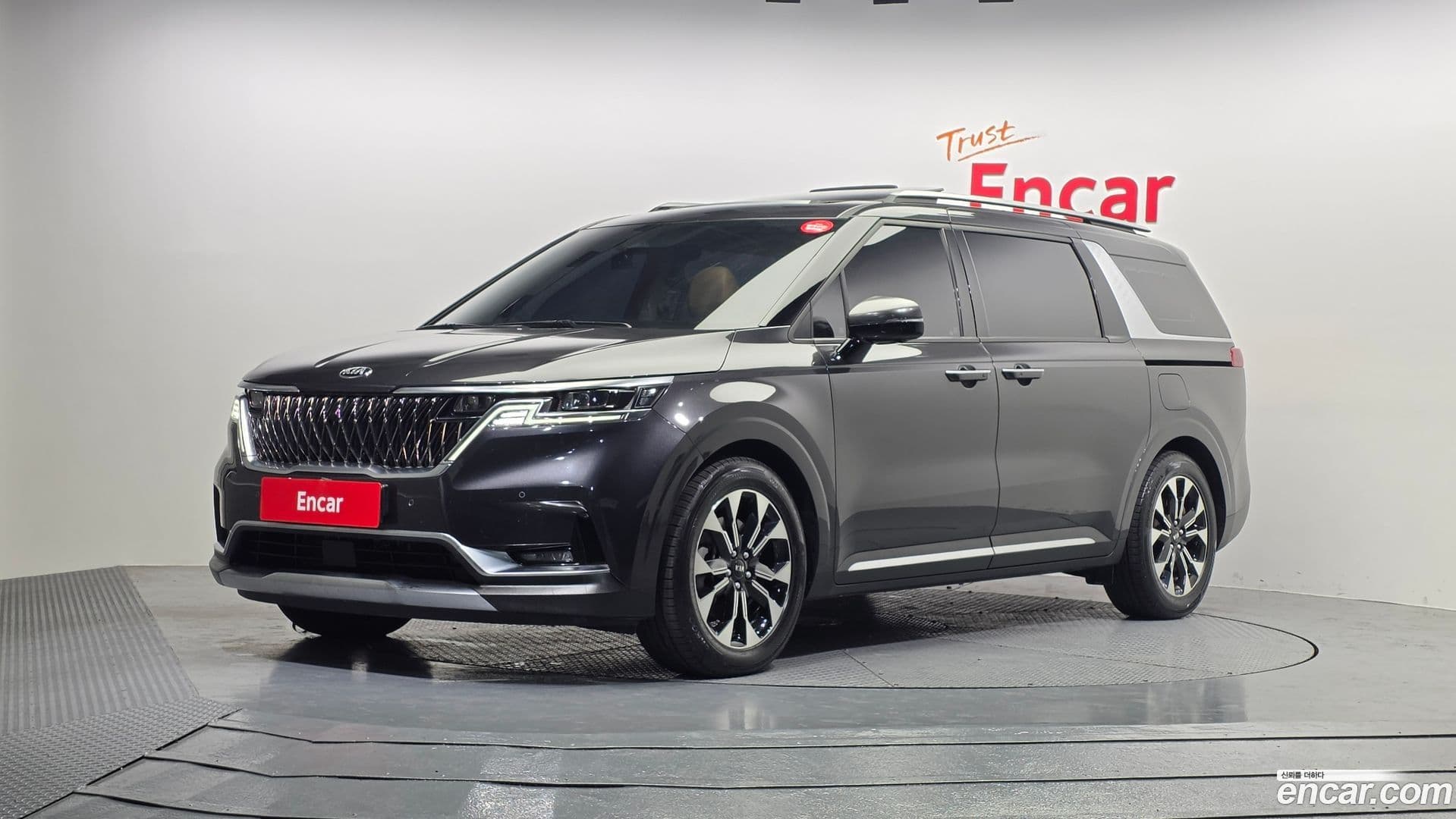 Main__Slider__Photo:Canival Kia 2021.5-0
