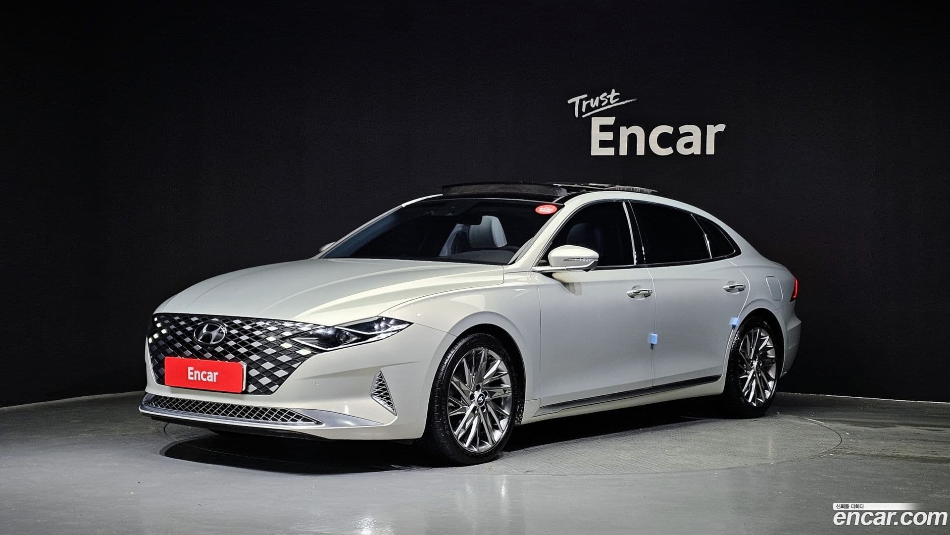 Main__Slider__Photo:Grandeur Hyundai 2020.8-0
