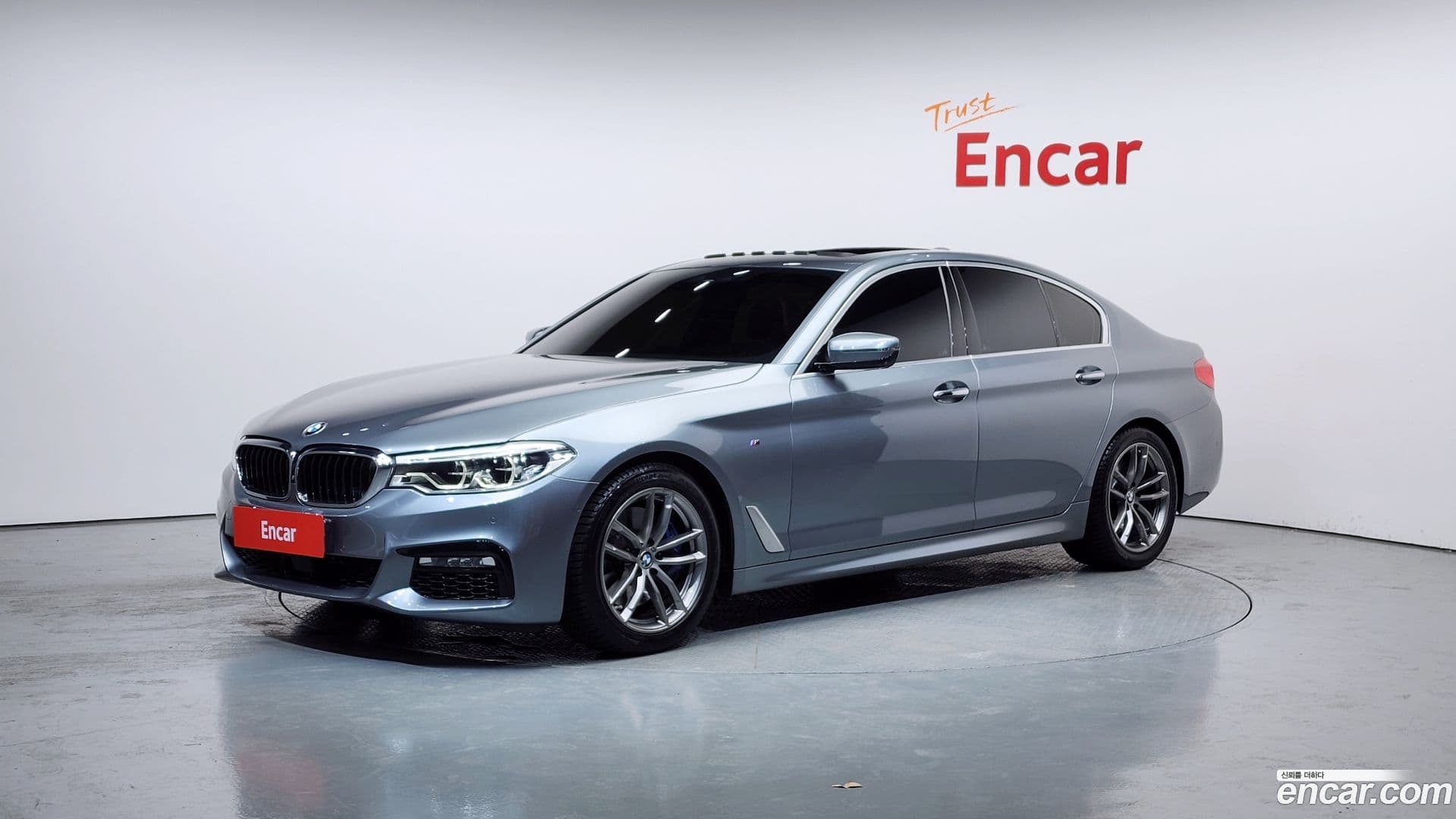 Main__Slider__Photo:5-Series BMW 2017.10-0