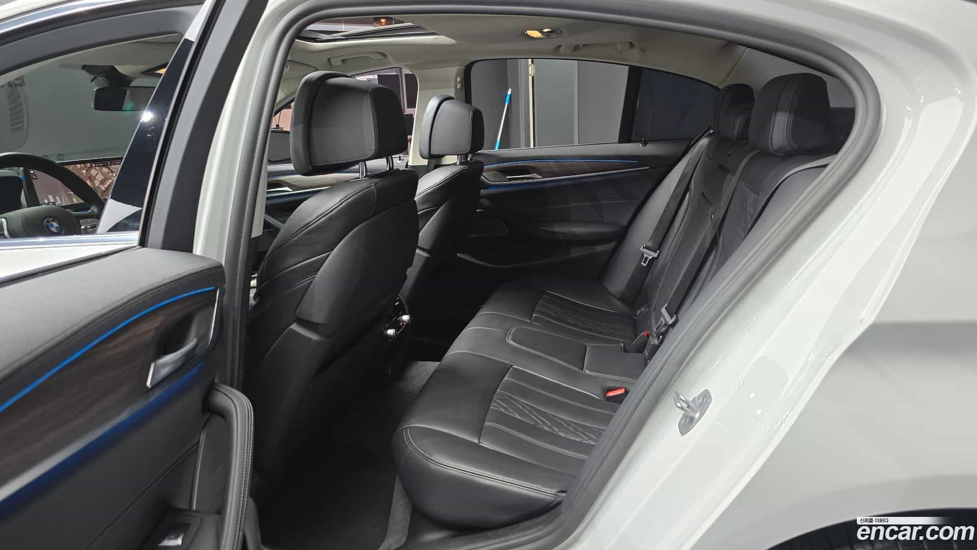 5-Series BMW 2022.2-OPTION-016