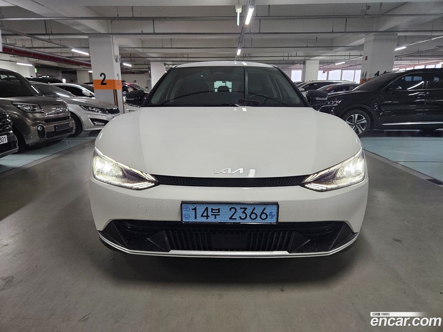 Main__Slider__Photo:EV6 Kia 2021.10-0