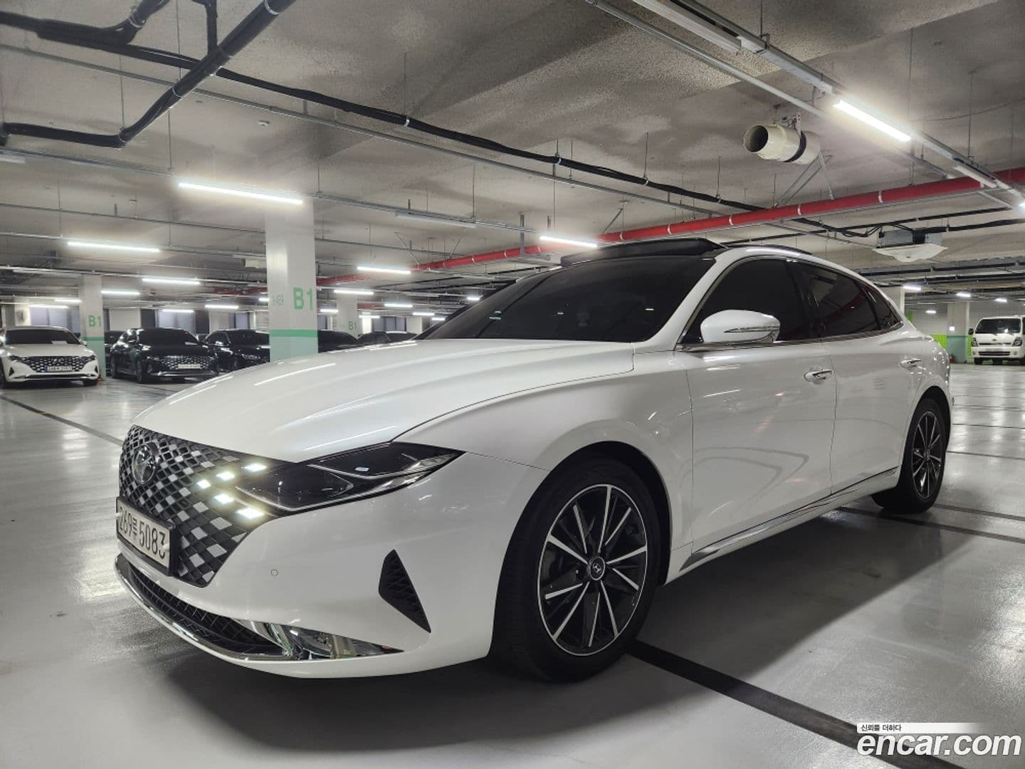 Main__Slider__Photo:Grandeur Hyundai 2020.5-0