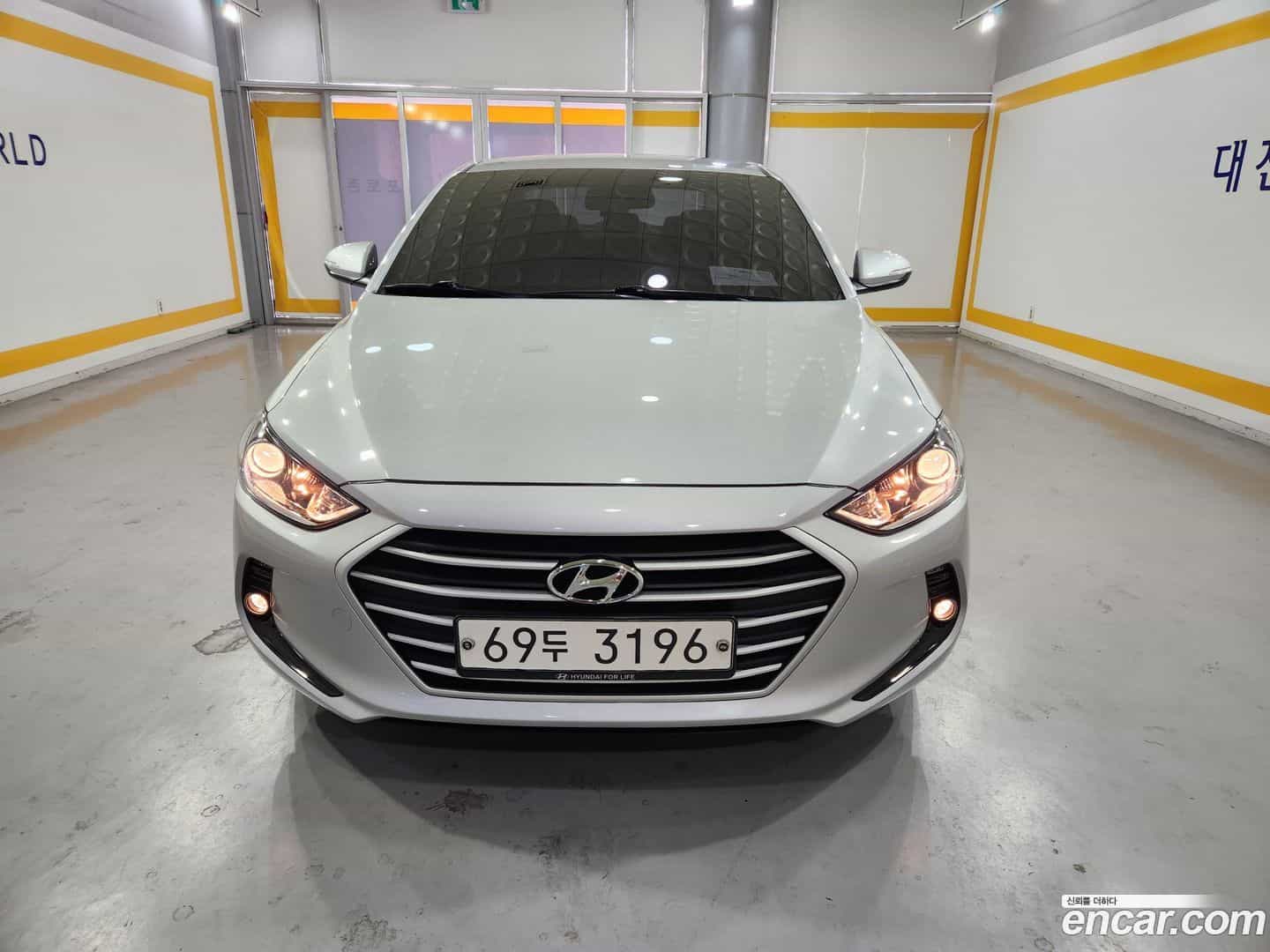 AVANTE Hyundai 2018.0-OUTER-002