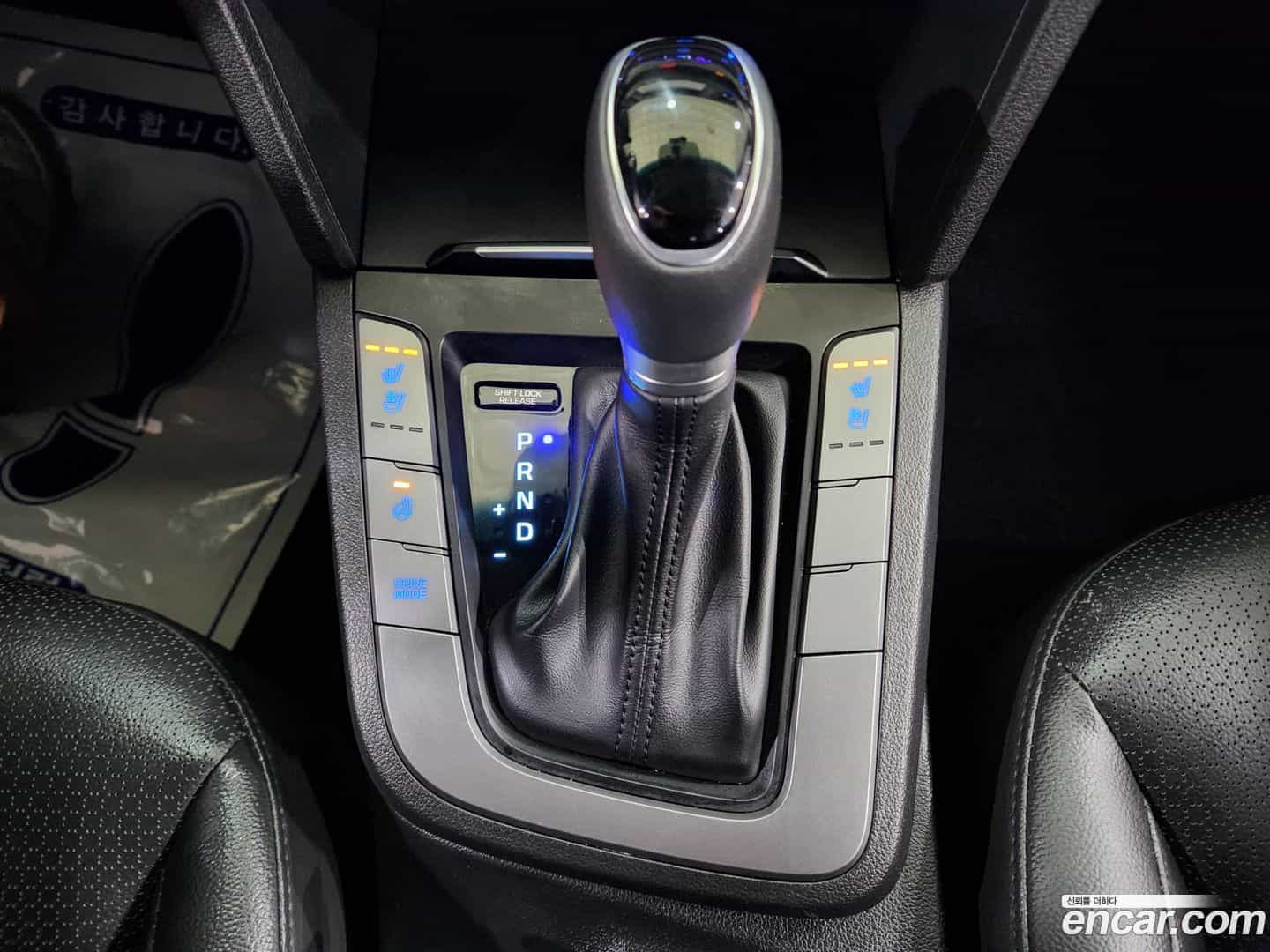 AVANTE Hyundai 2018.0-OPTION-016