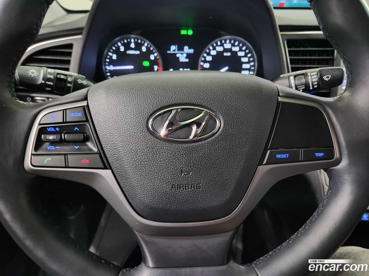 AVANTE Hyundai 2018.0-OPTION-018