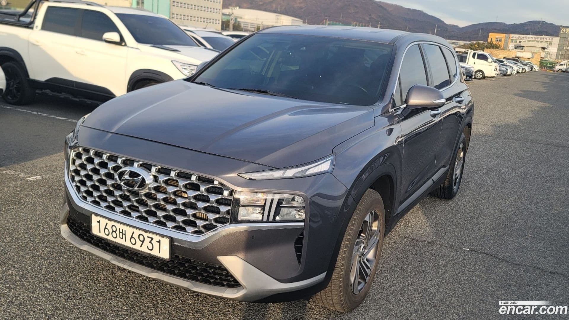 Main__Slider__Photo:Santafe Hyundai 2021.0-0