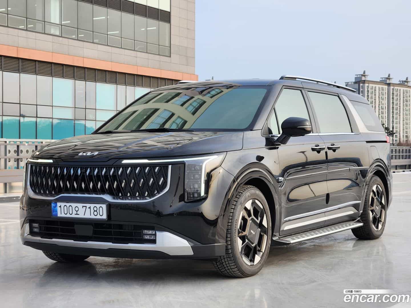 Canival Kia 2023.11-OUTER-001