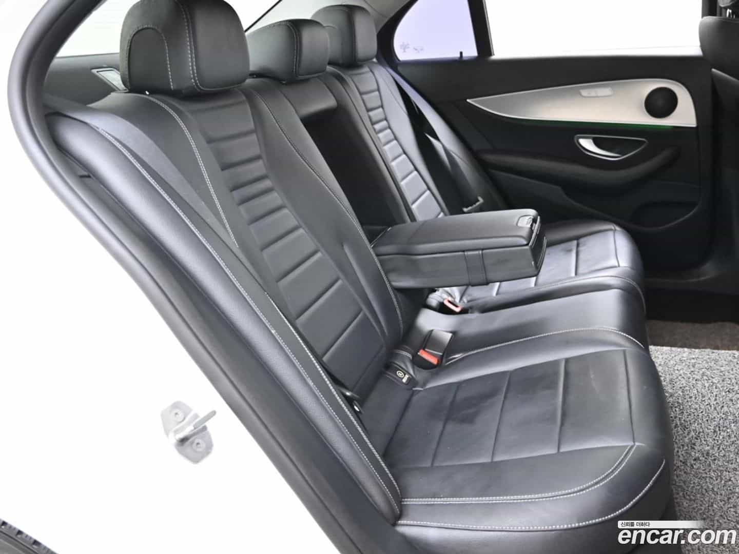 E-Class Mercedes-Benz 2017.0-OPTION-016