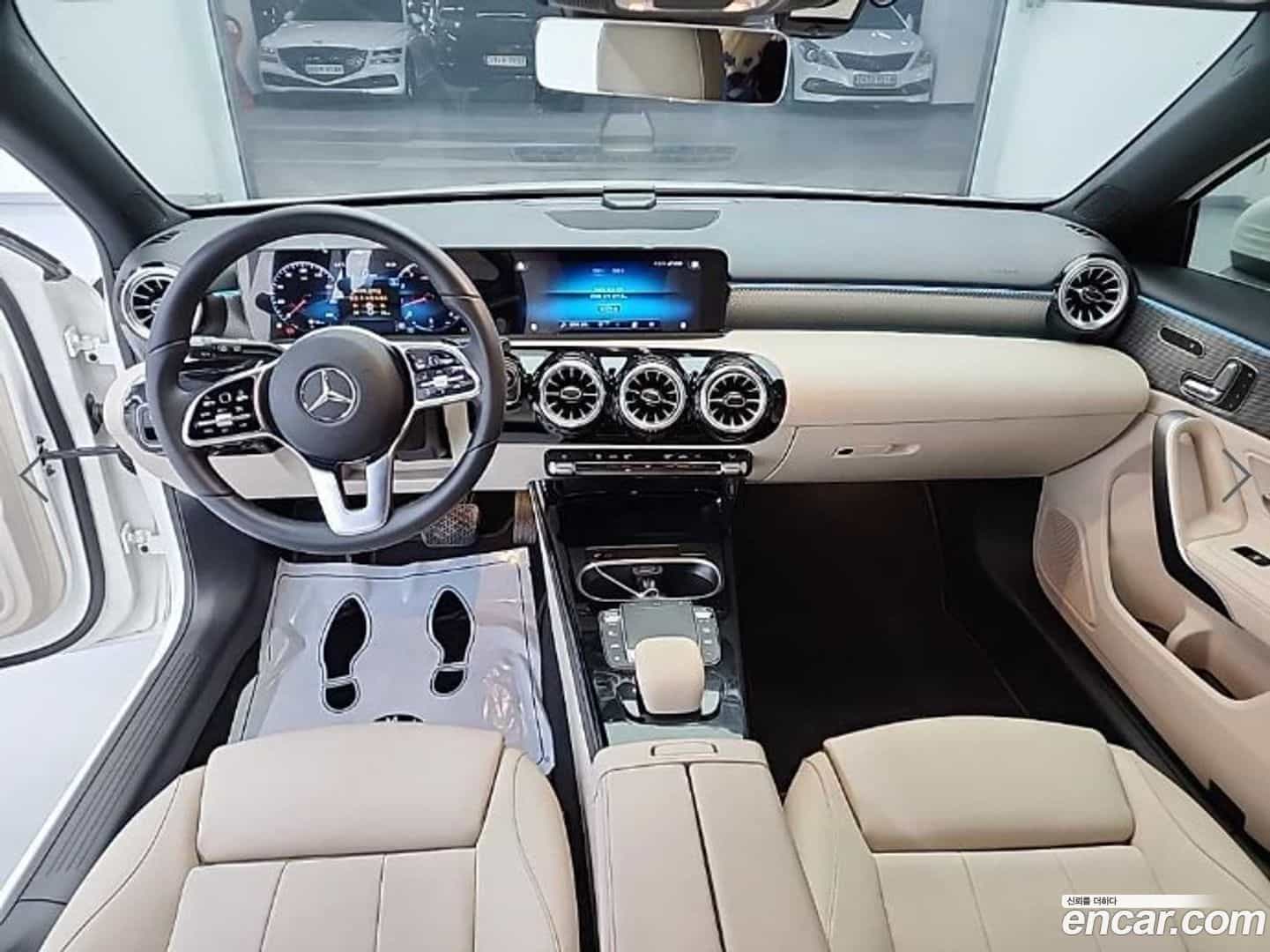 A-Class Mercedes-Benz 2022.1-OUTER-001