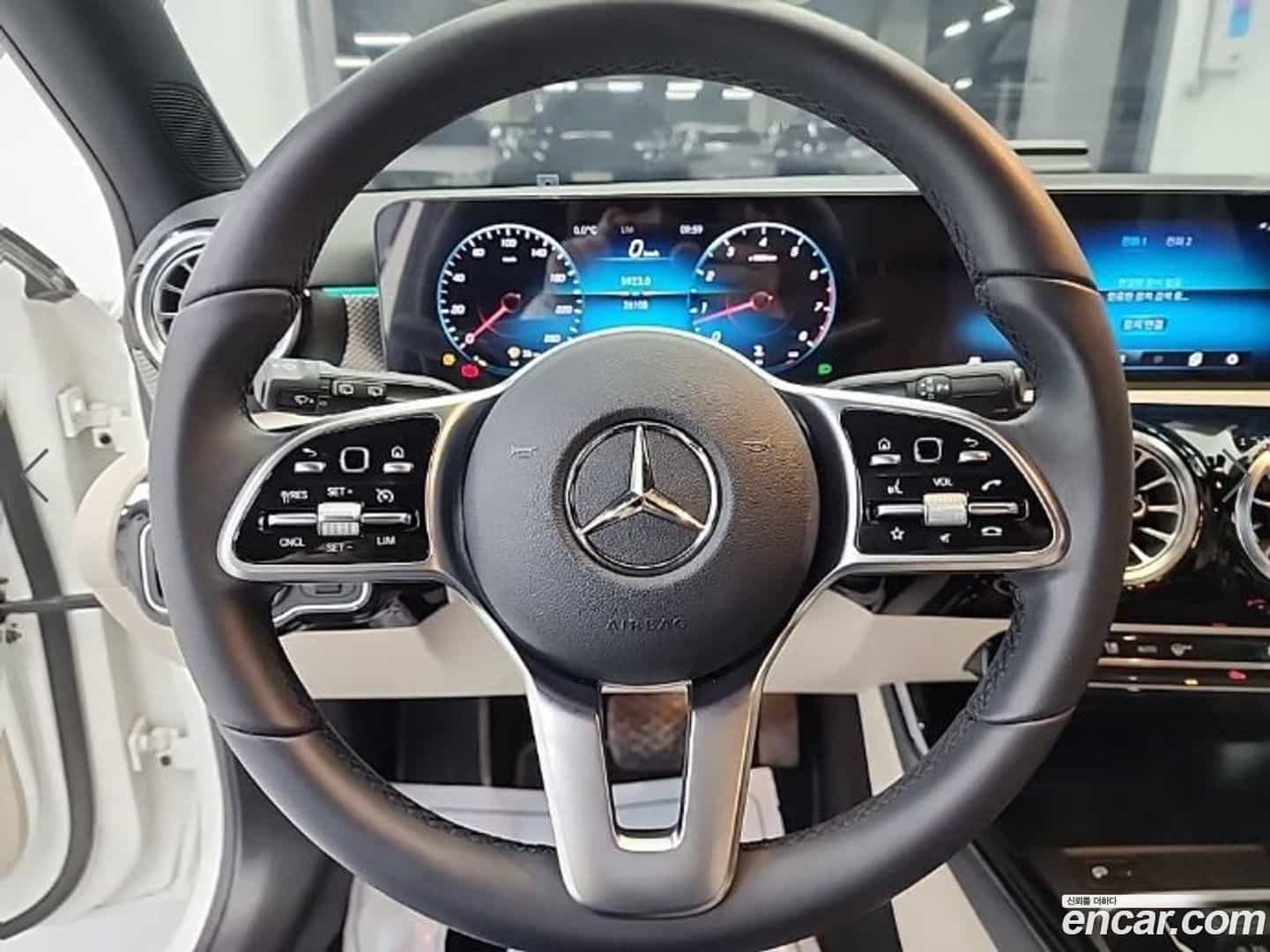 A-Class Mercedes-Benz 2022.1-INNER-009