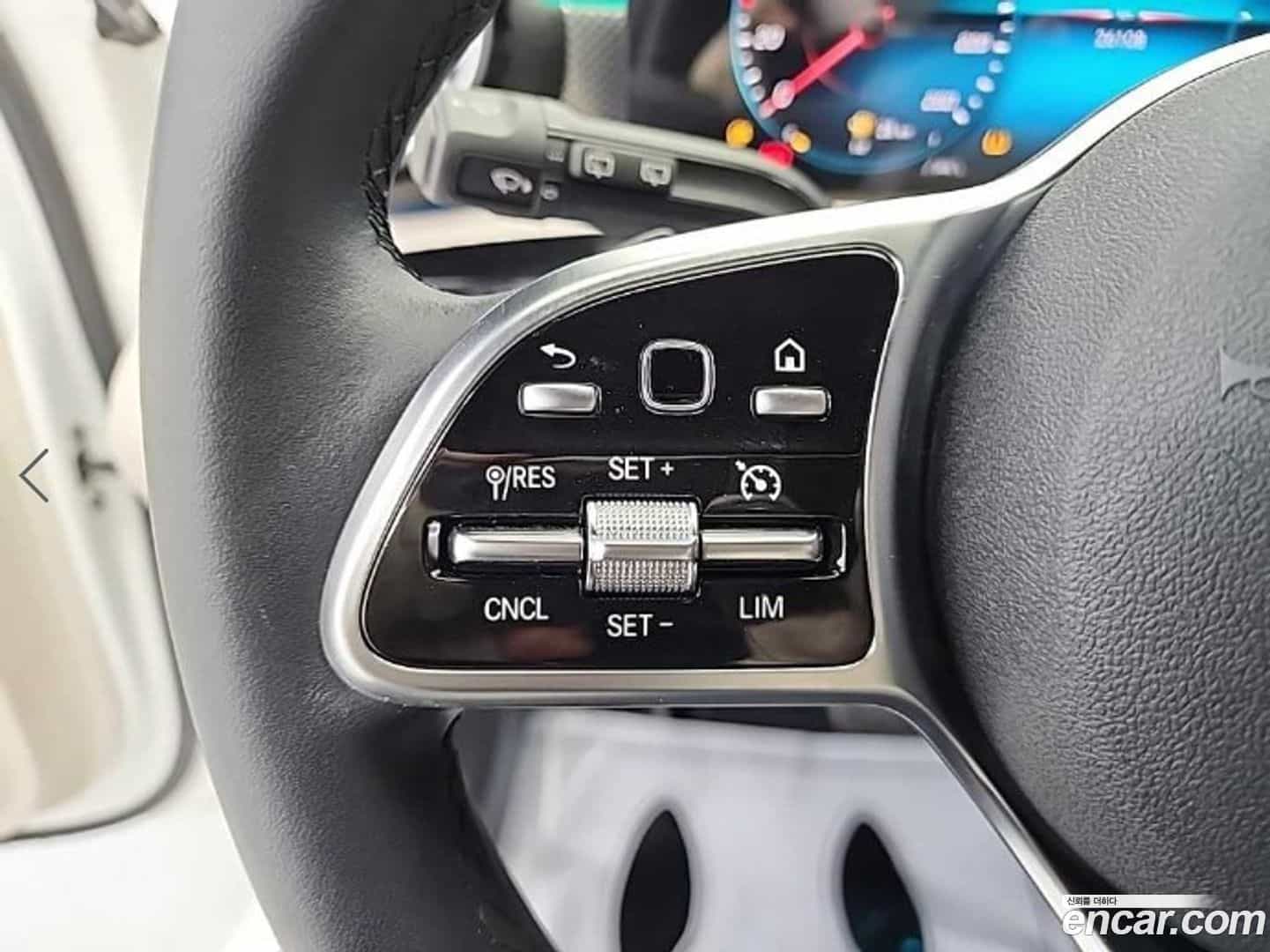 A-Class Mercedes-Benz 2022.1-OPTION-021