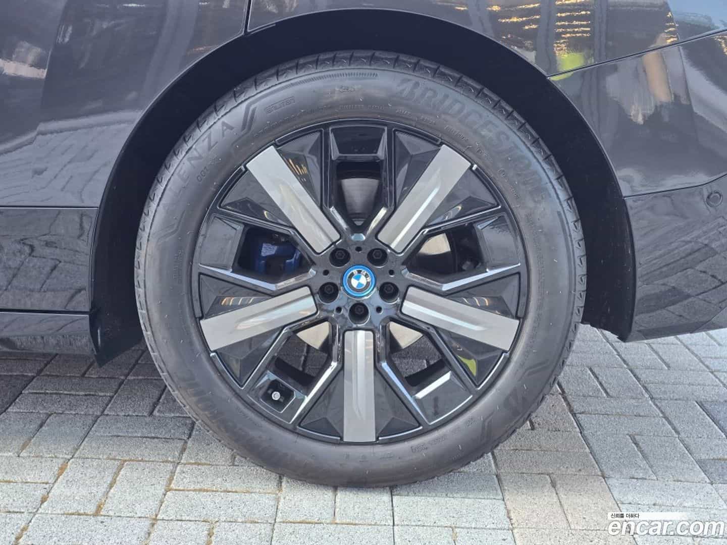 iX BMW 2025.3-OUTER-005