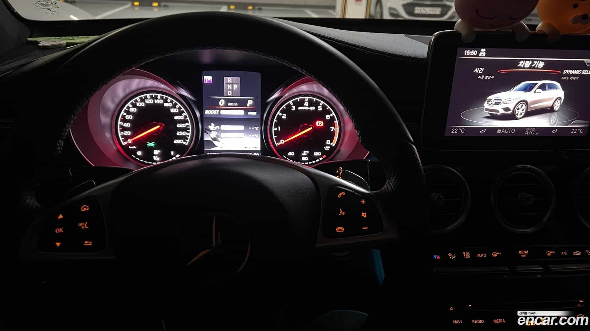GLC-Class Mercedes-Benz 2018.4-INNER-008