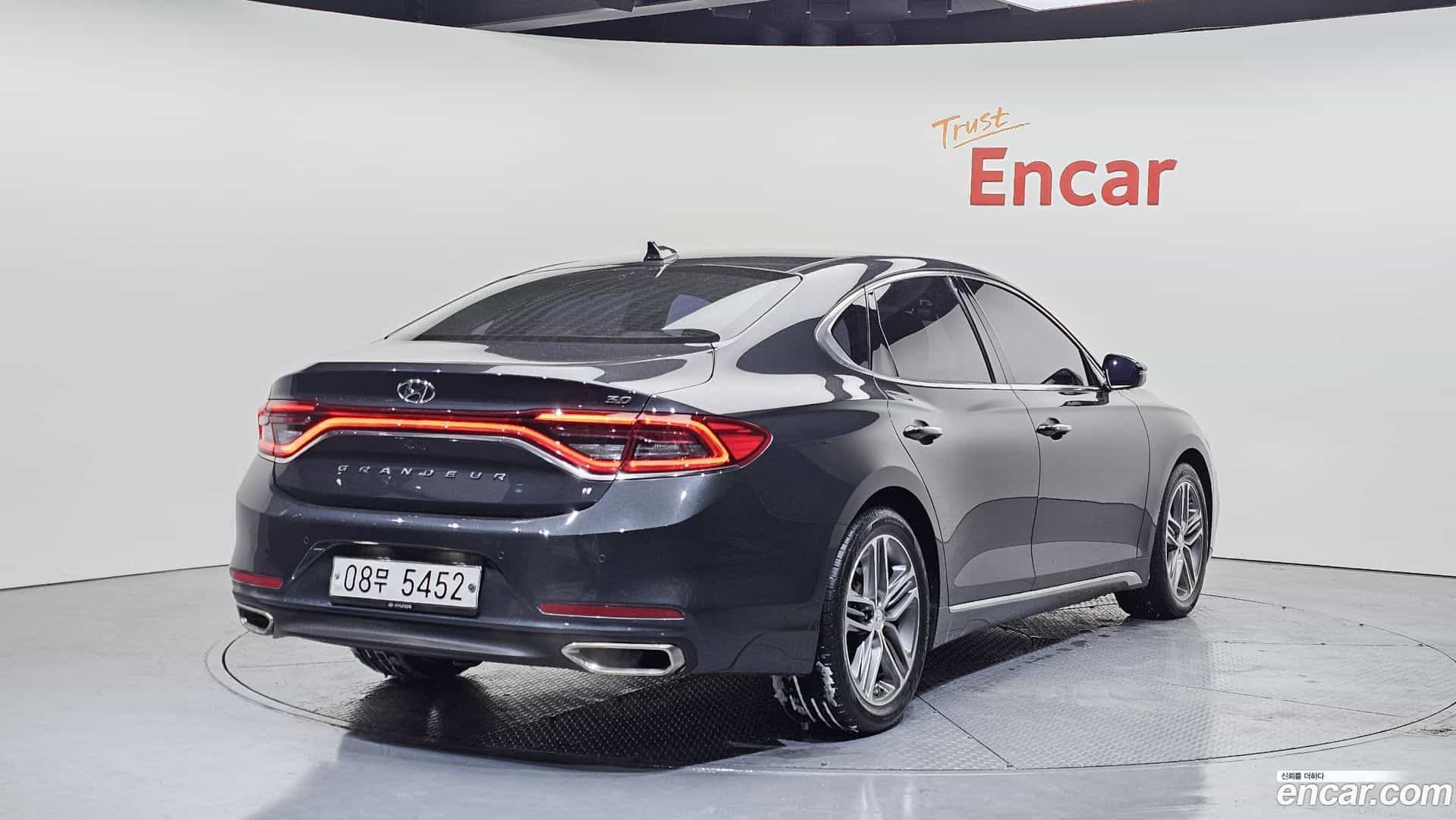 Grandeur Hyundai 2018.2-OUTER-002