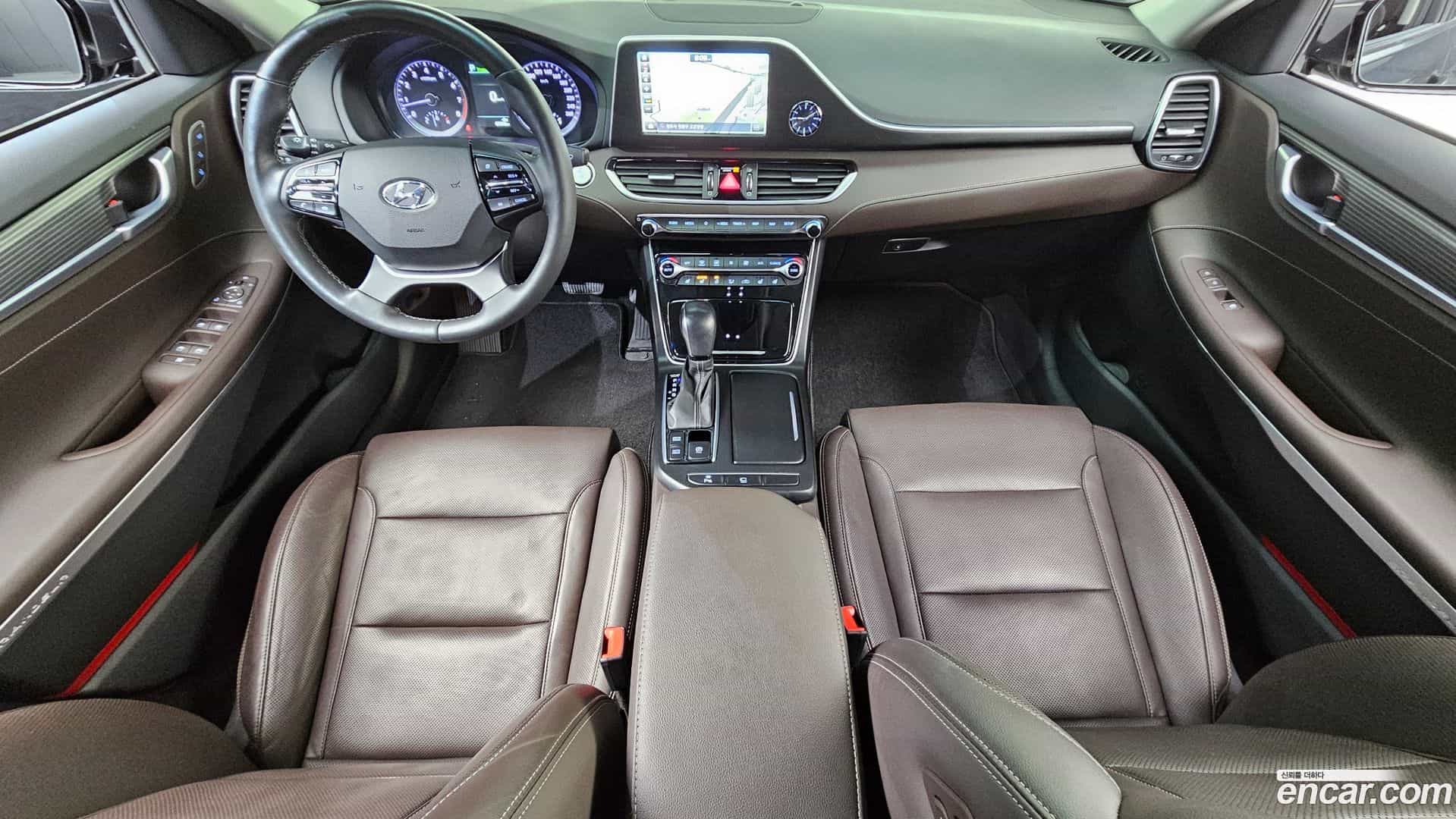 Grandeur Hyundai 2018.2-INNER-007