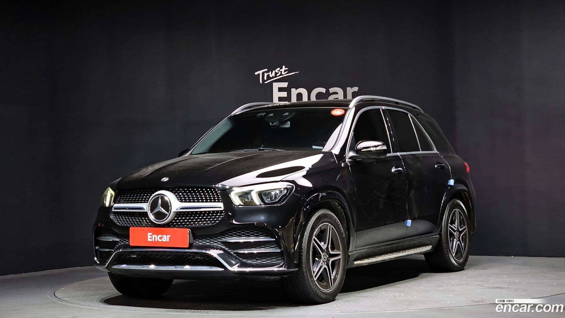Main__Slider__Photo:GLE-Class Mercedes-Benz 2020.8-0