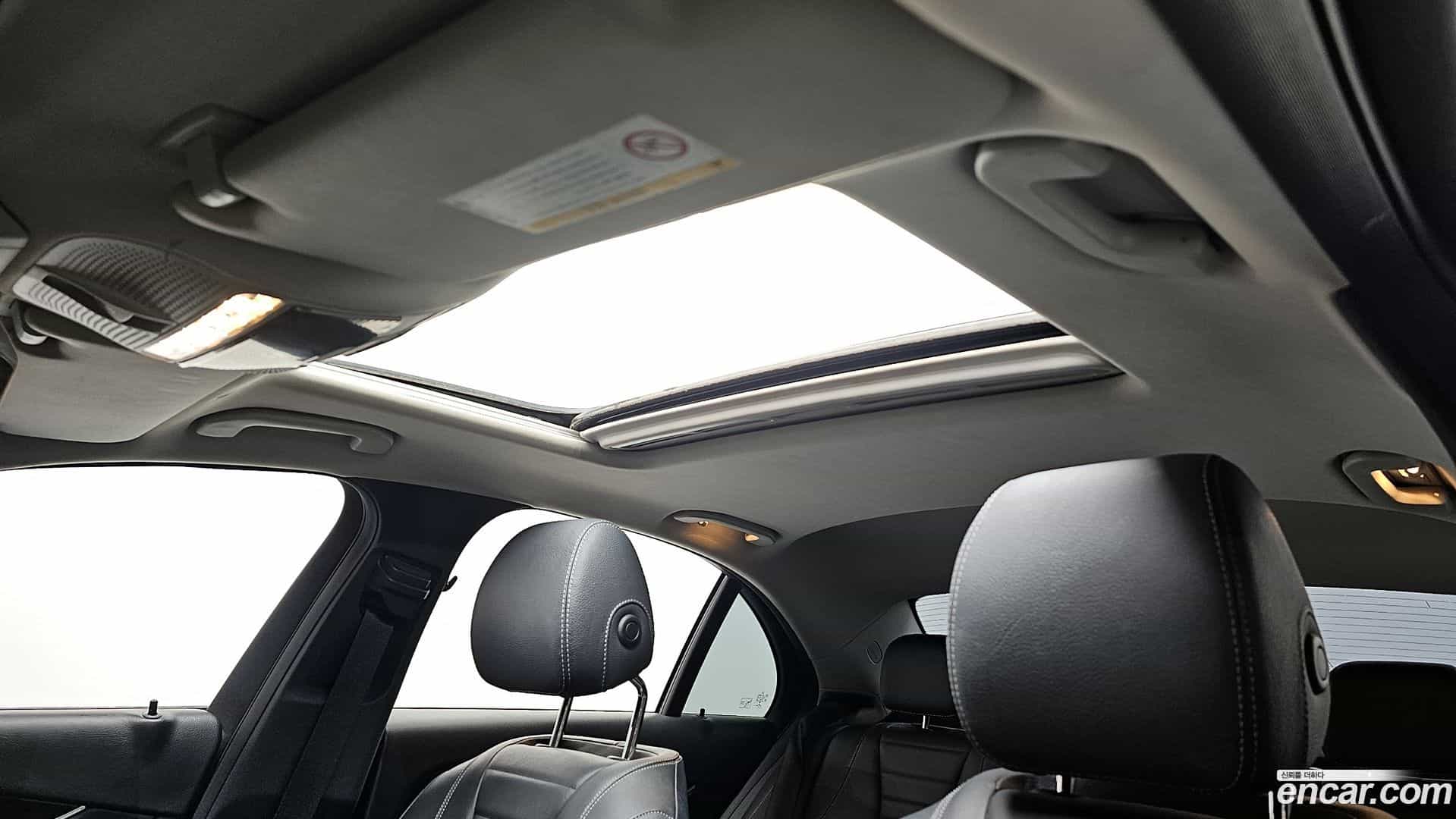 E-Class Mercedes-Benz 2019.4-OPTION-023