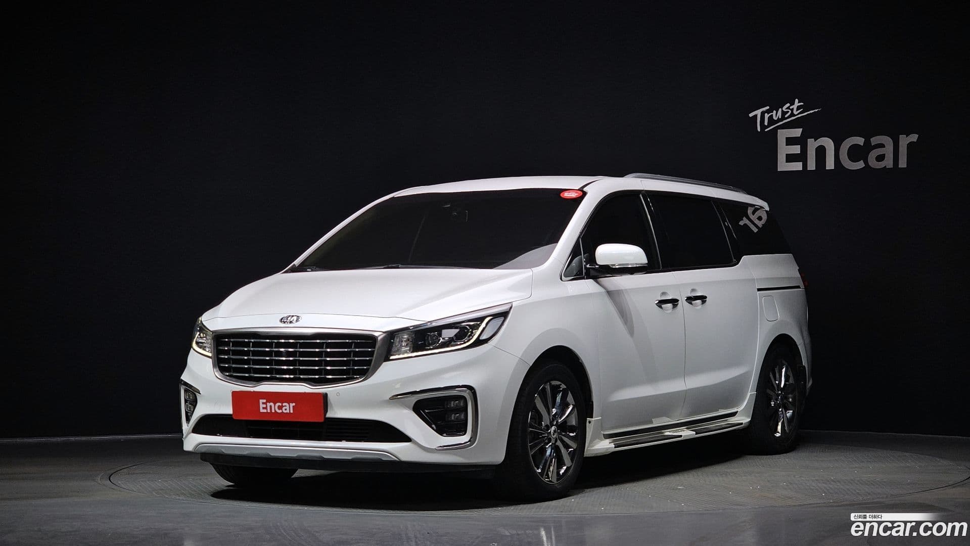 Main__Slider__Photo:Canival Kia 2018.3-0