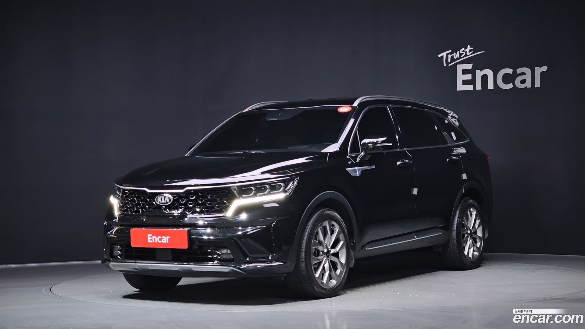 Main__Slider__Photo:Sorento Kia 2020.9-0