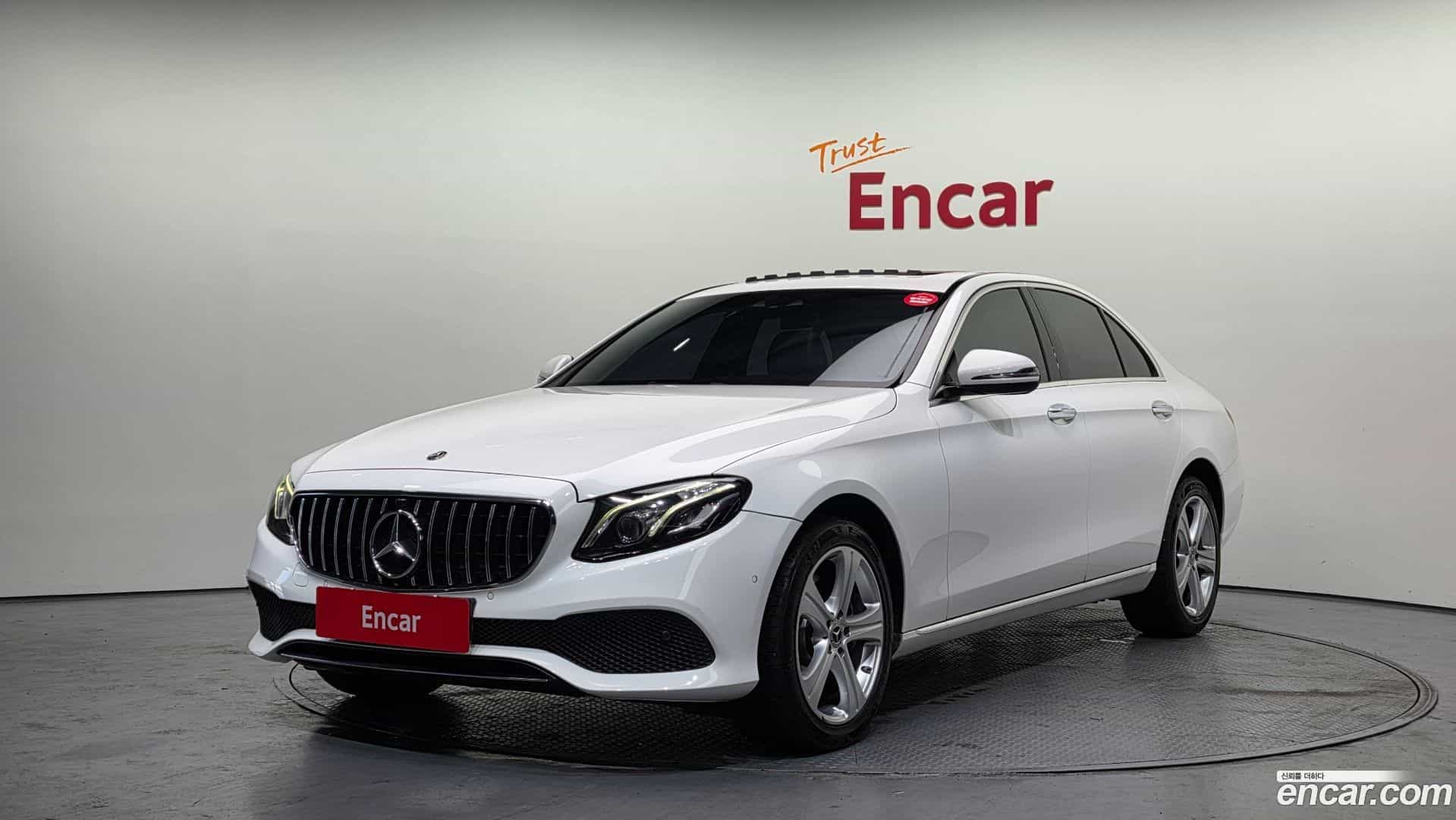 E-Class Mercedes-Benz 2017.5-OUTER-001
