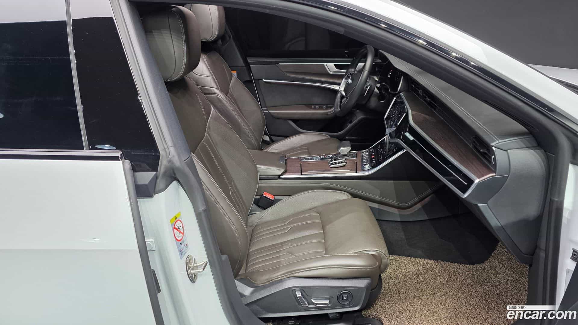 A7 Audi 2022.1-INNER-010