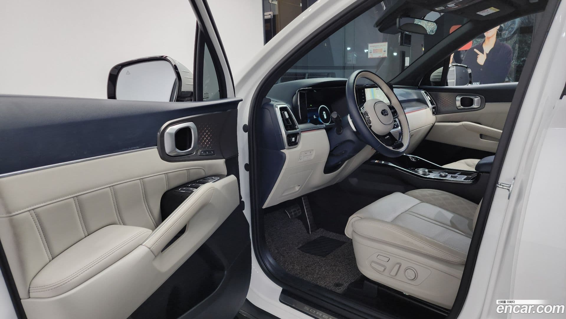 Main__Slider__Photo:Sorento Kia 2021.1-9