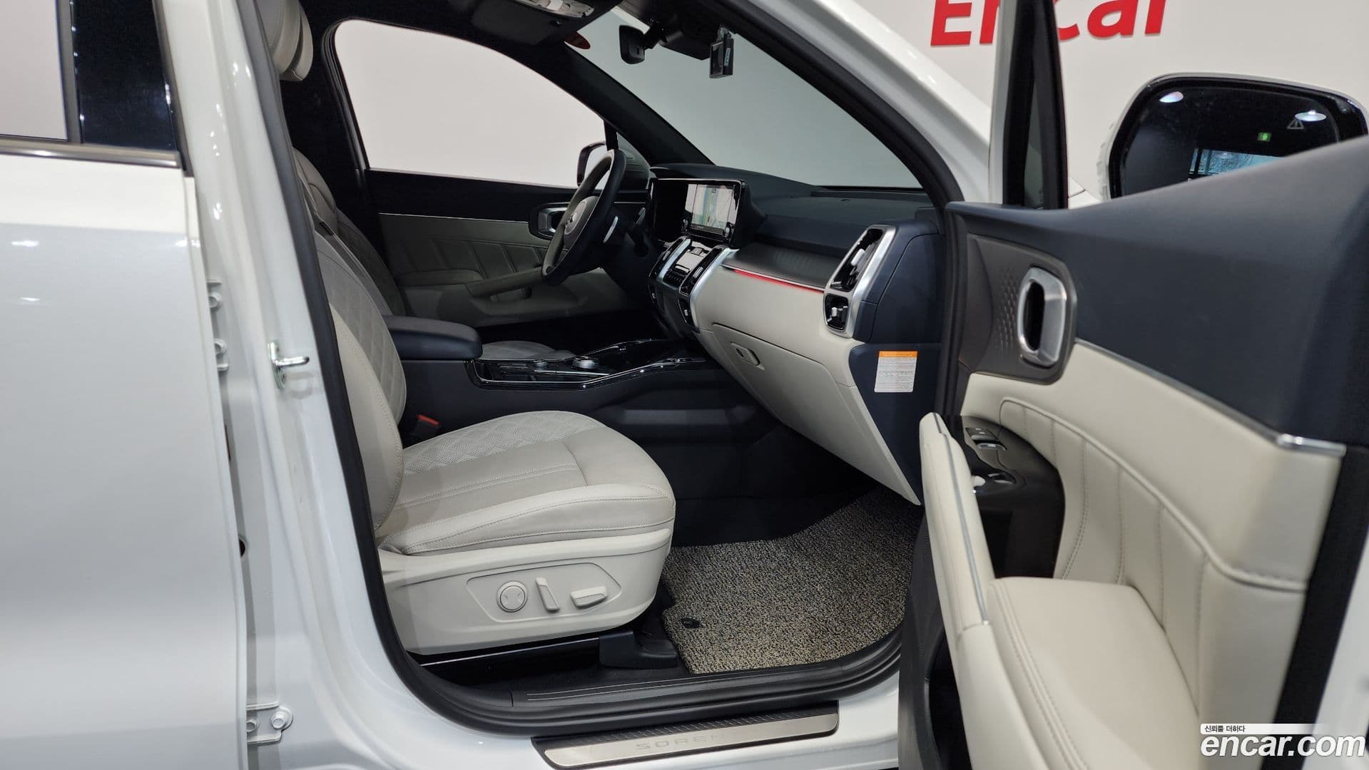 Main__Slider__Photo:Sorento Kia 2021.1-10