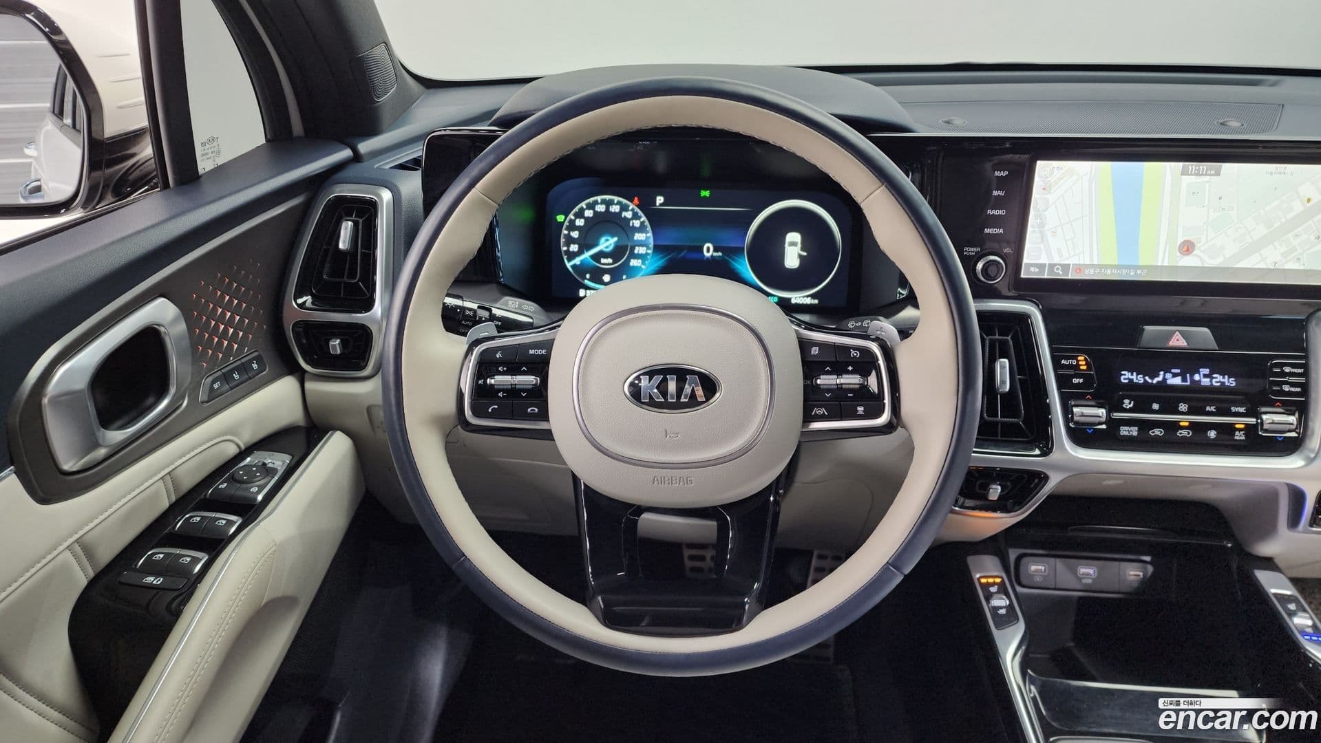 Main__Slider__Photo:Sorento Kia 2021.1-12