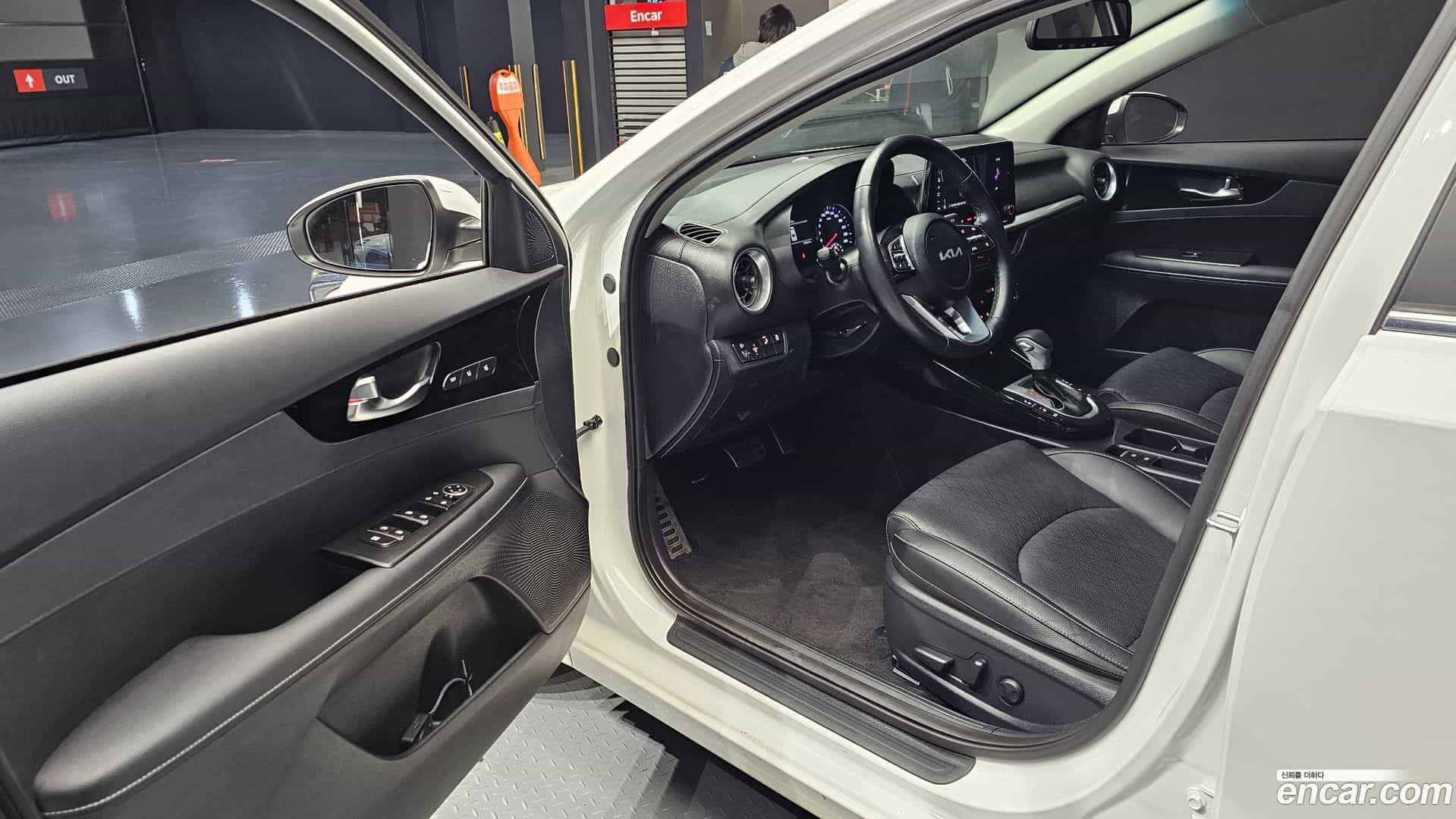 K3 Kia 2023.0-OPTION-015