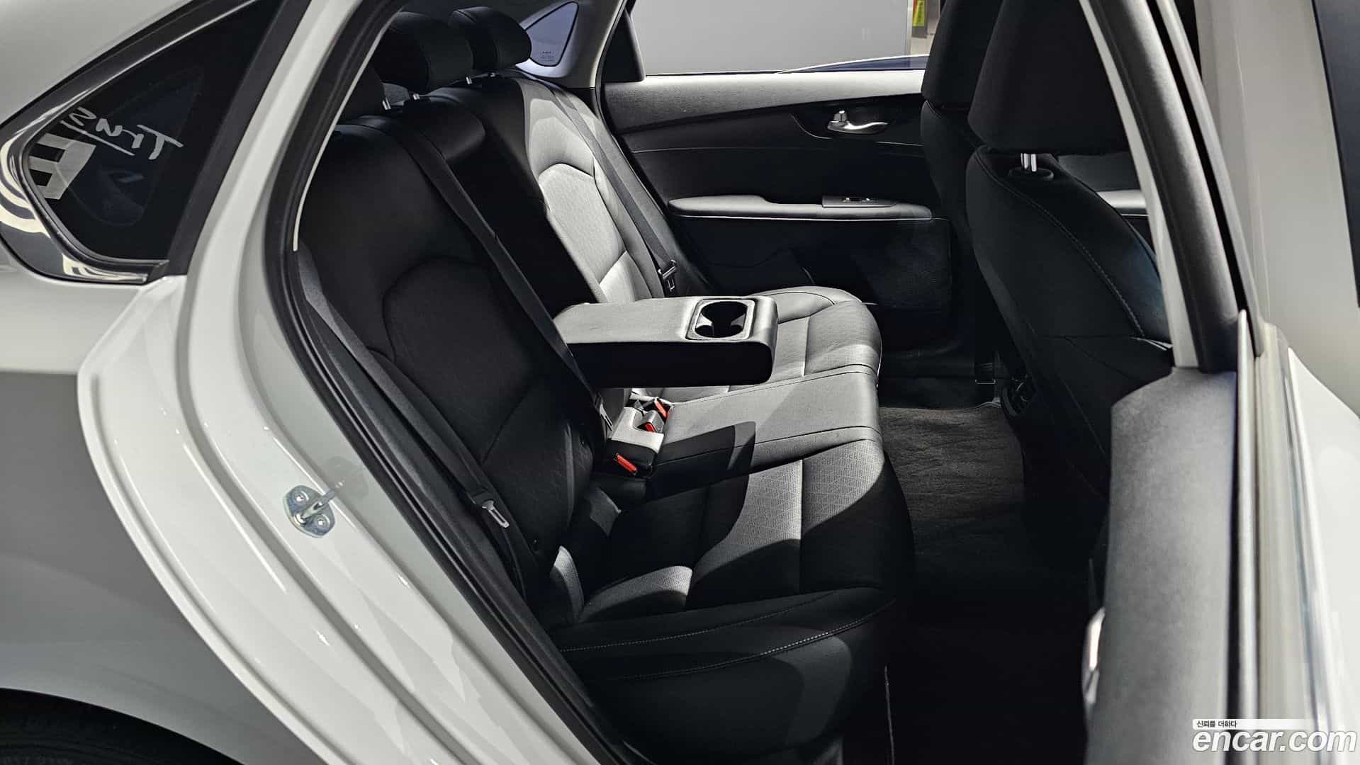 K3 Kia 2023.0-OPTION-016