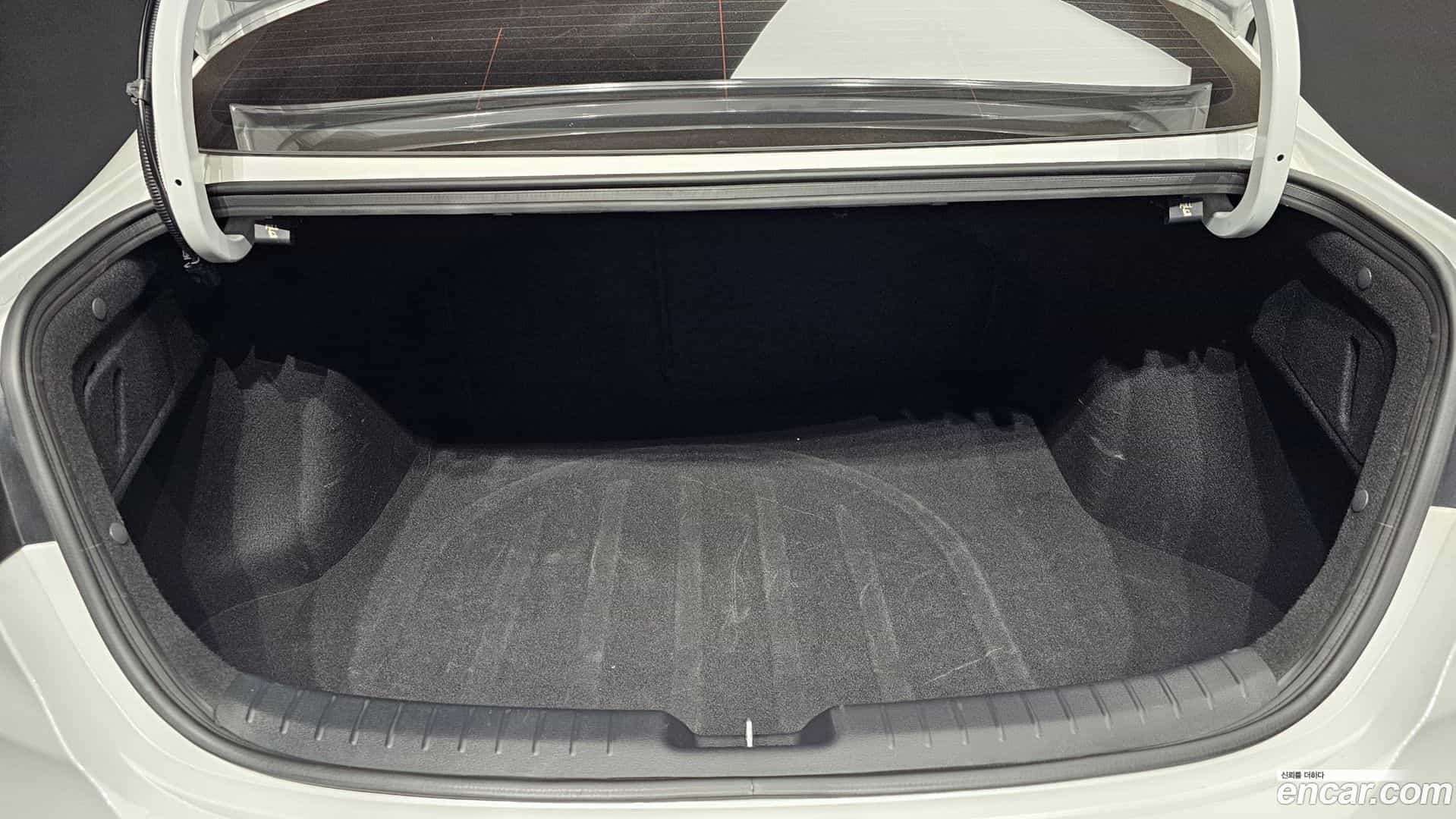 K3 Kia 2023.0-OPTION-024