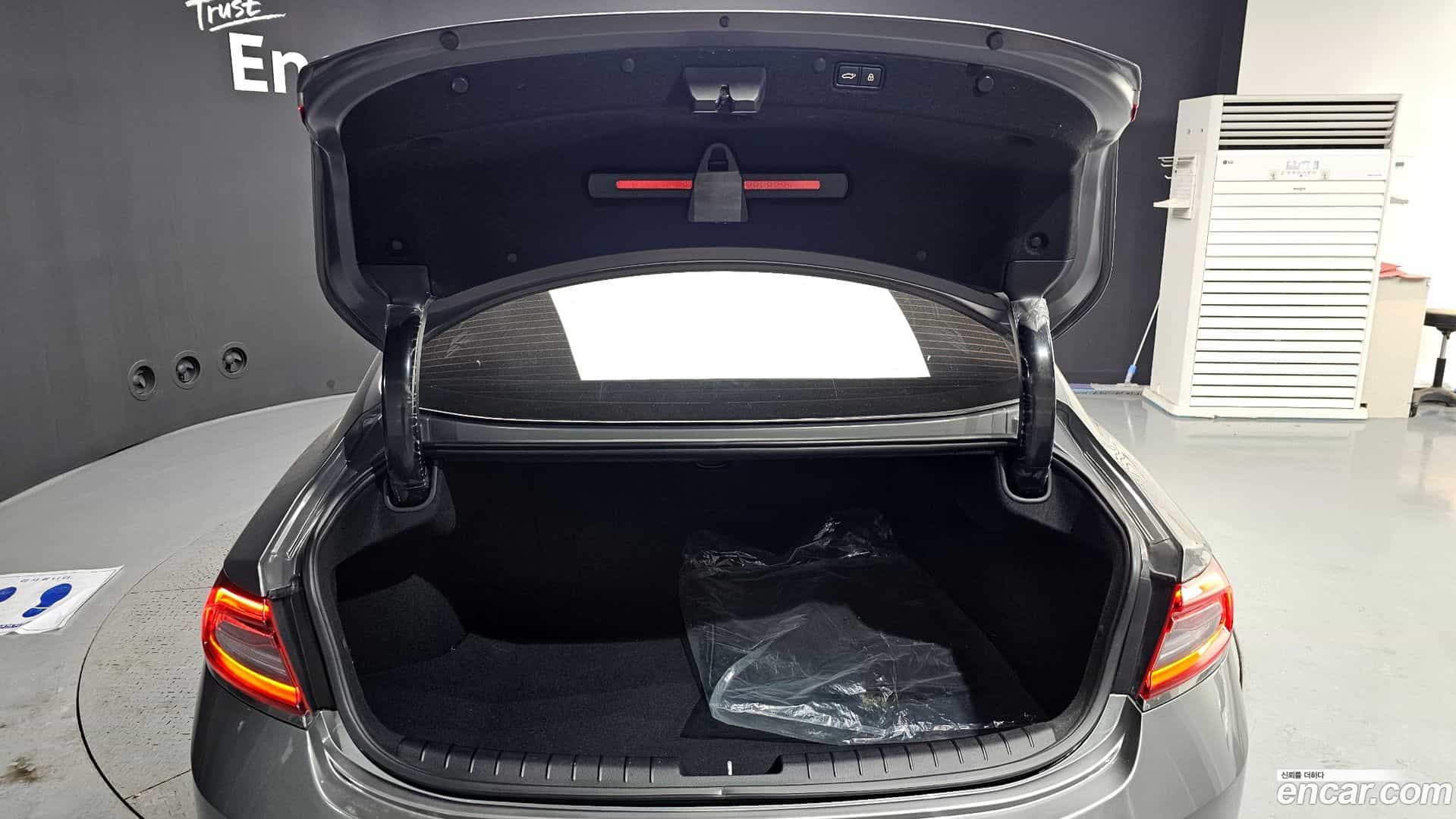 Grandeur Hyundai 2017.6-OPTION-024