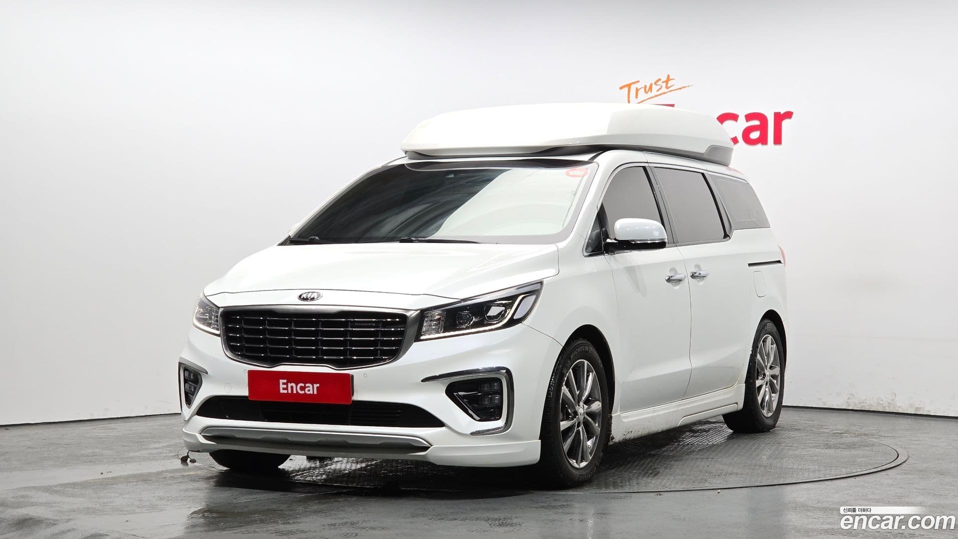 Main__Slider__Photo:Canival Kia 2018.8-0