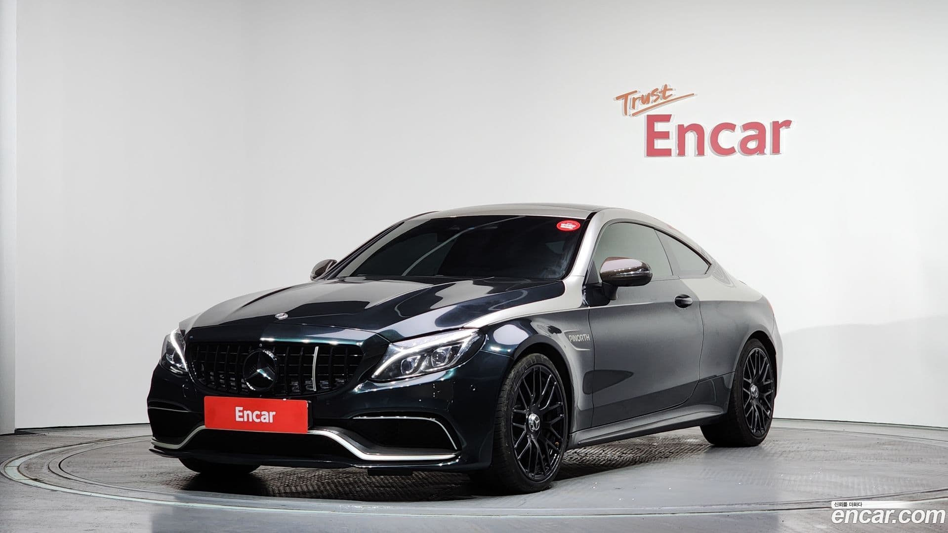 Main__Slider__Photo:C-Class Mercedes-Benz 2018.2-0