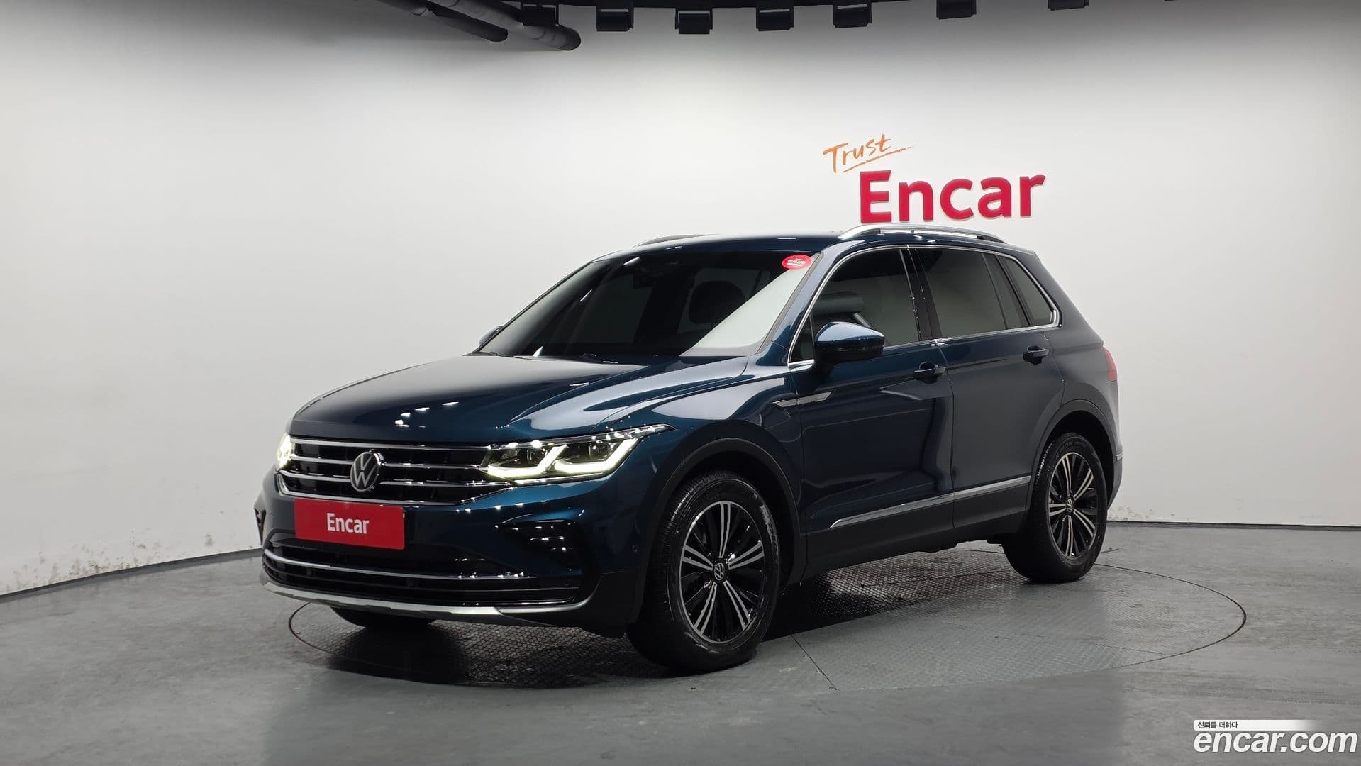 Main__Slider__Photo:Tiguan Volkswagen 2021.10-0