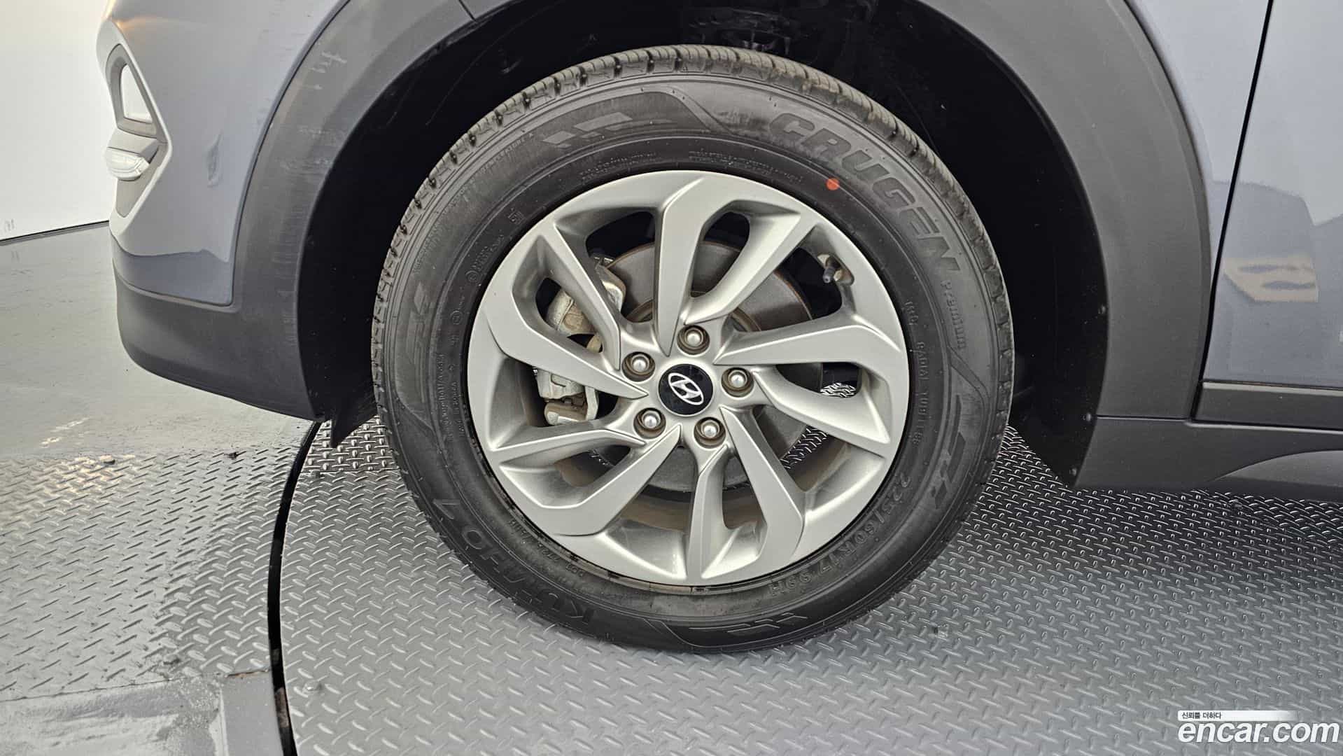 Tucson Hyundai 2016.1-OUTER-005