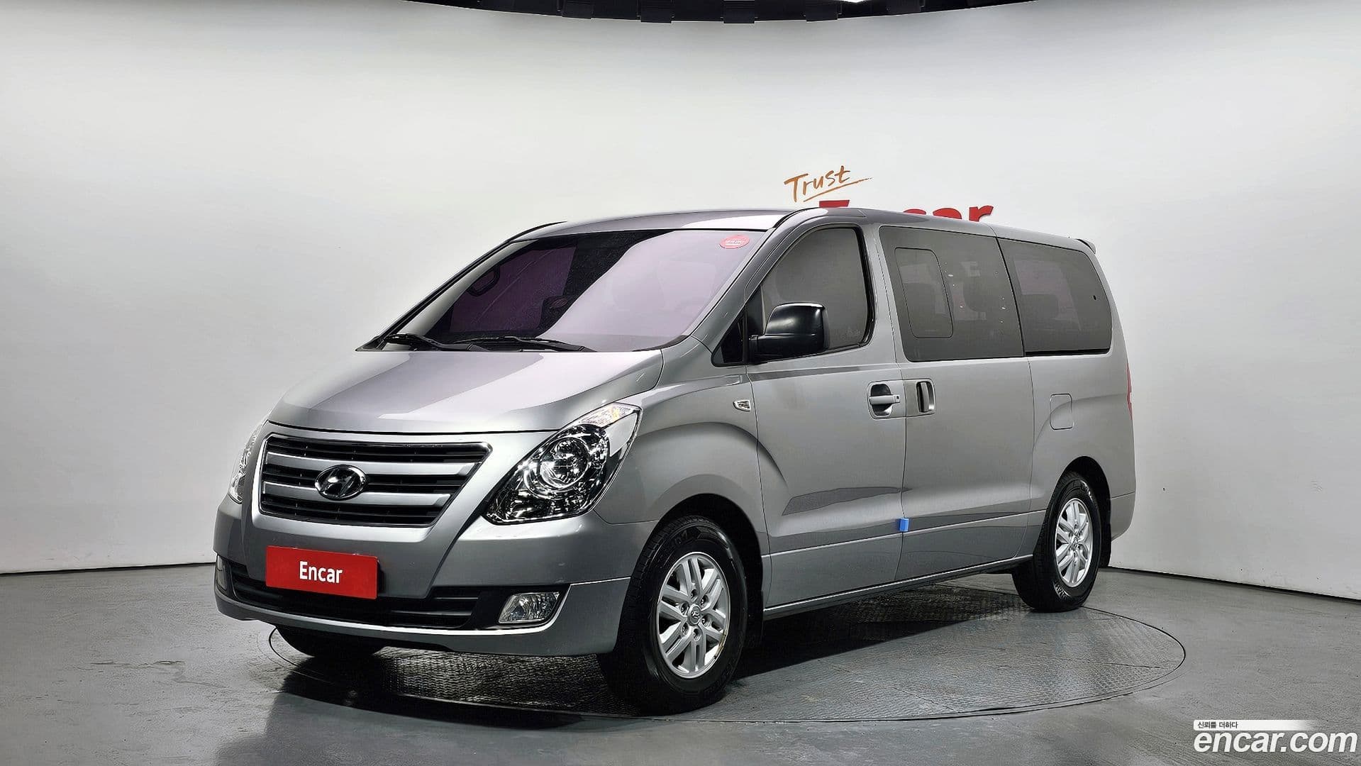 Main__Slider__Photo:Starex Hyundai 2015.8-0