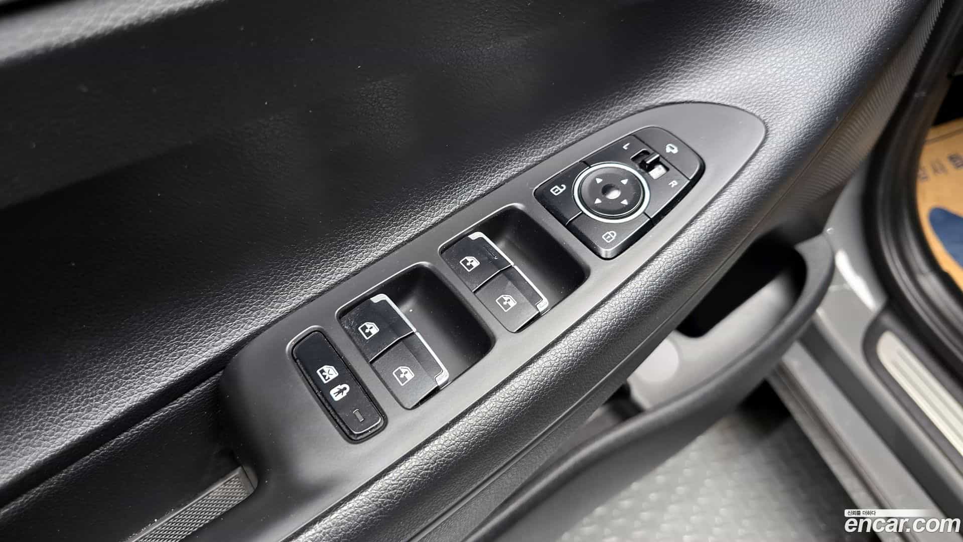 Grandeur Hyundai 2022.5-OPTION-017