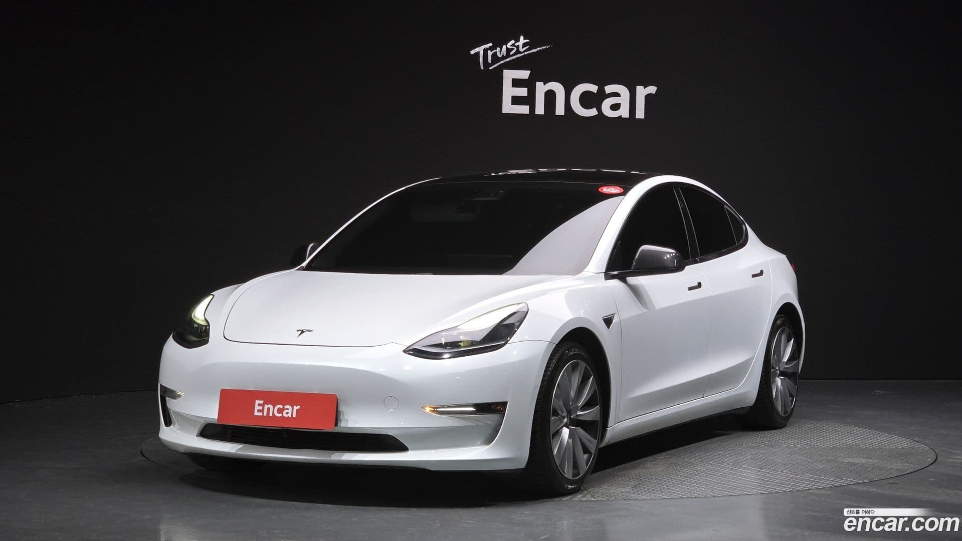 Main__Slider__Photo:Model 3 Tesla 2021.2-0
