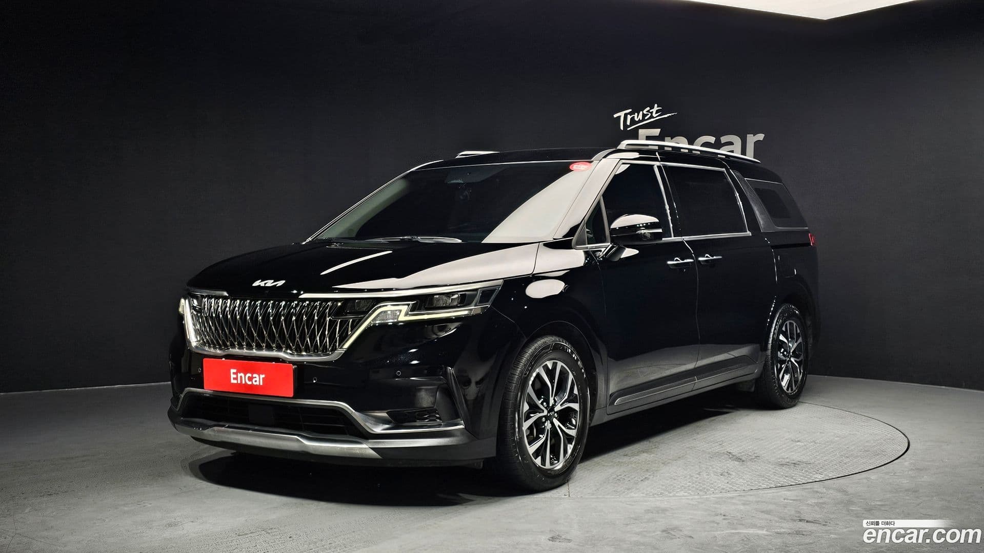 Main__Slider__Photo:Canival Kia 2022.6-0