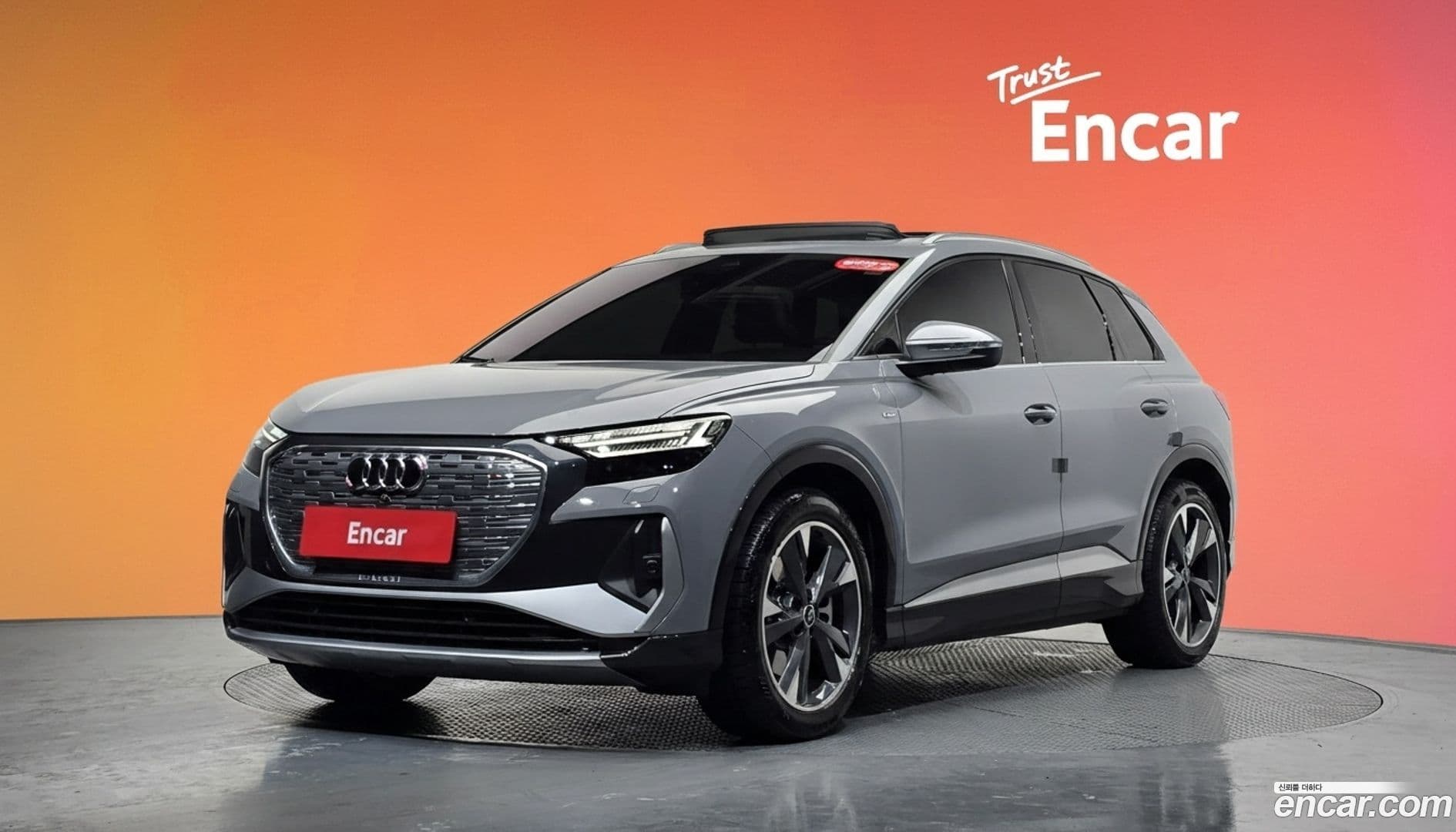 Main__Slider__Photo:Q4 e-tron Audi 2022.8-0