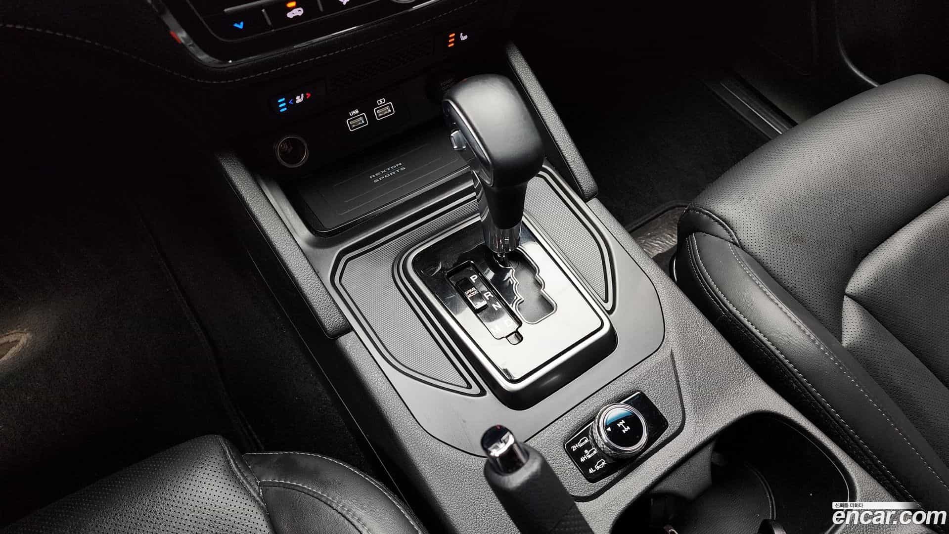Rexton KG Mobility 2022.11-INNER-009