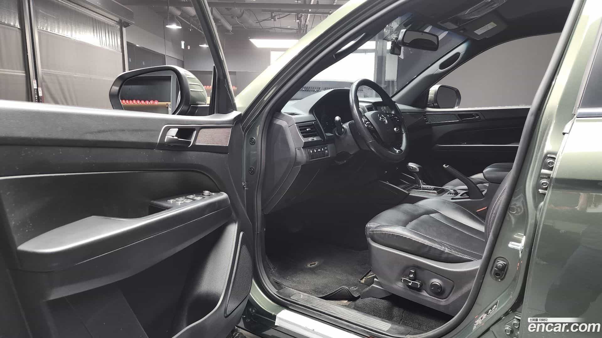 Rexton KG Mobility 2022.11-INNER-010