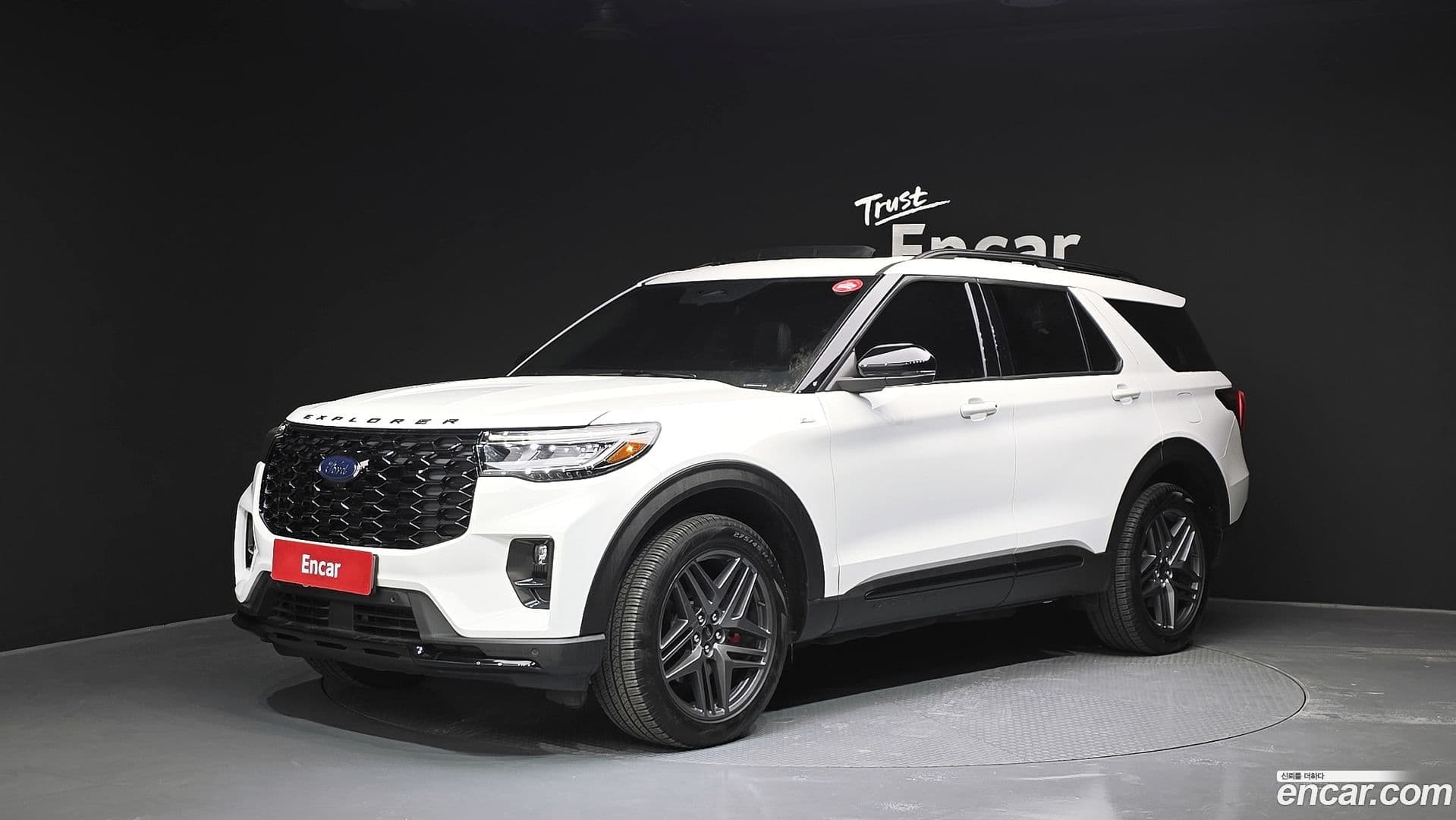 Main__Slider__Photo:Explorer Ford 2024.10-0