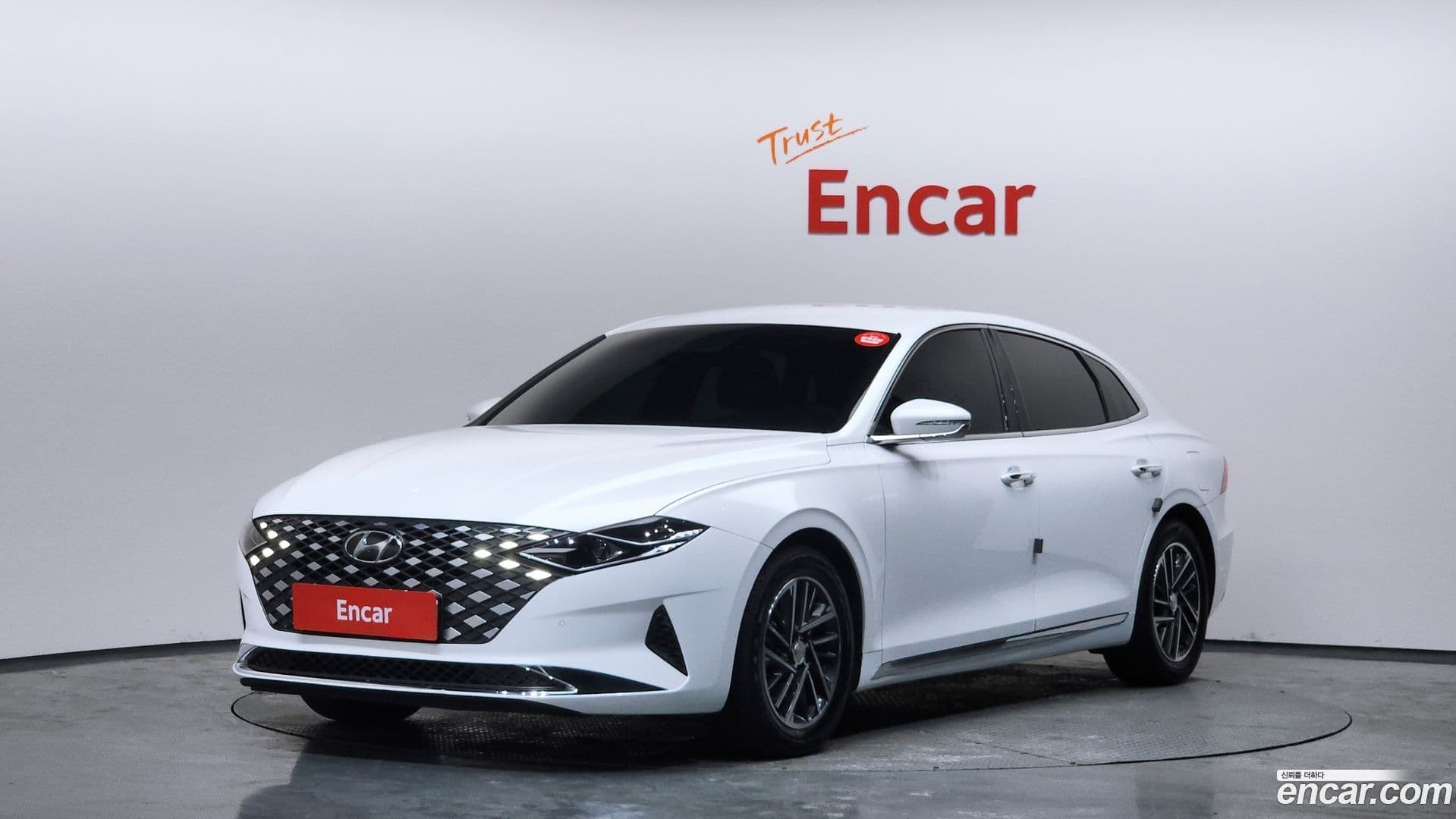 Main__Slider__Photo:Grandeur Hyundai 2019.11-0