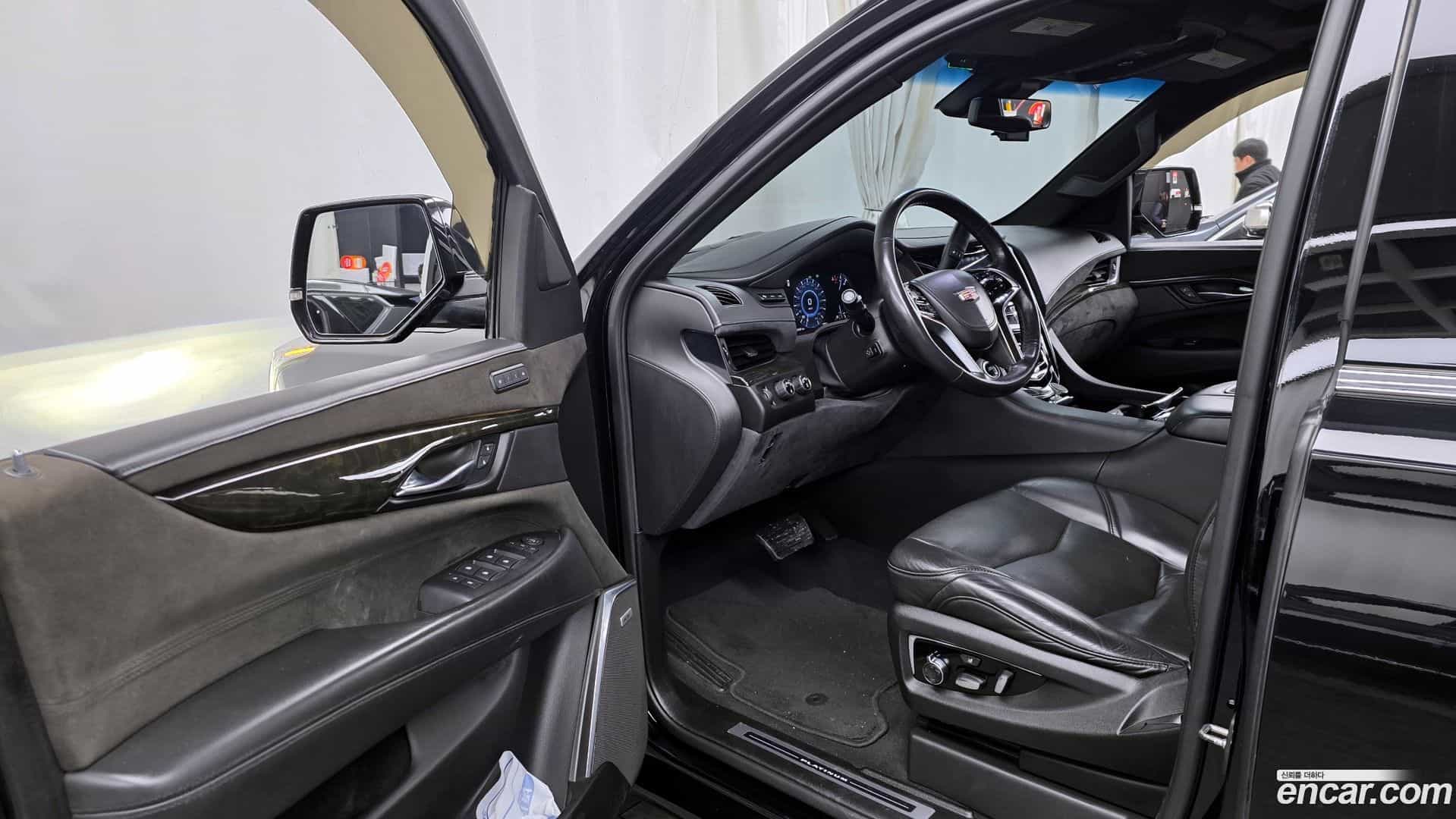 Escalade Cadillac 2019.1-INNER-010