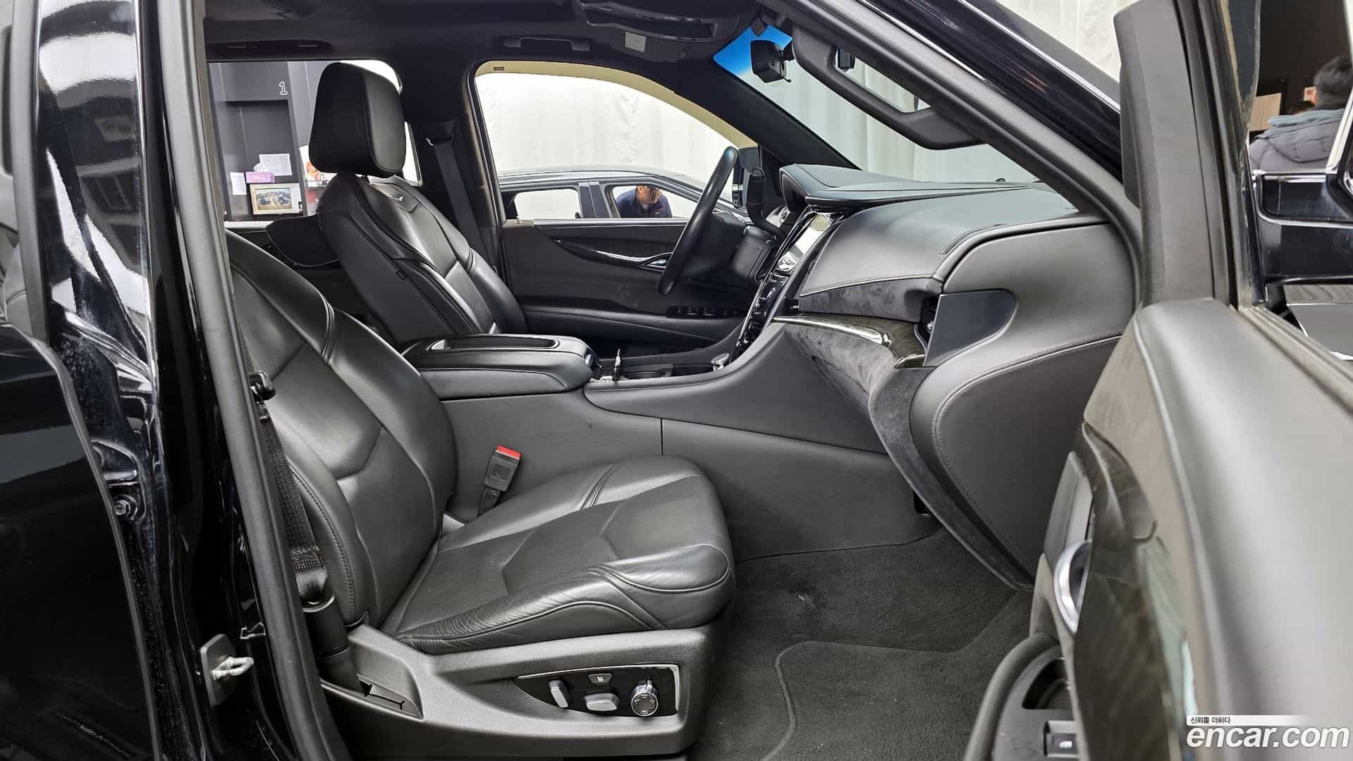Escalade Cadillac 2019.1-OPTION-015