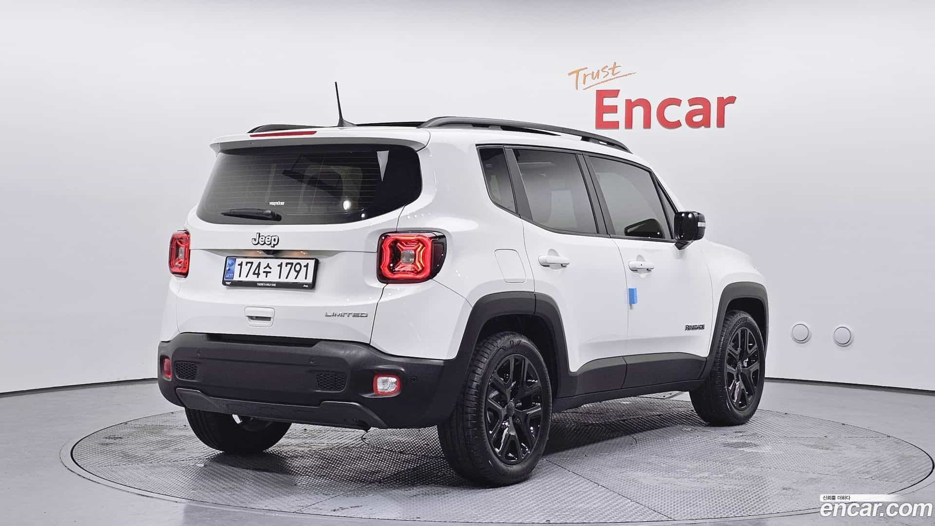 Renegade Jeep 2023.11-OUTER-002