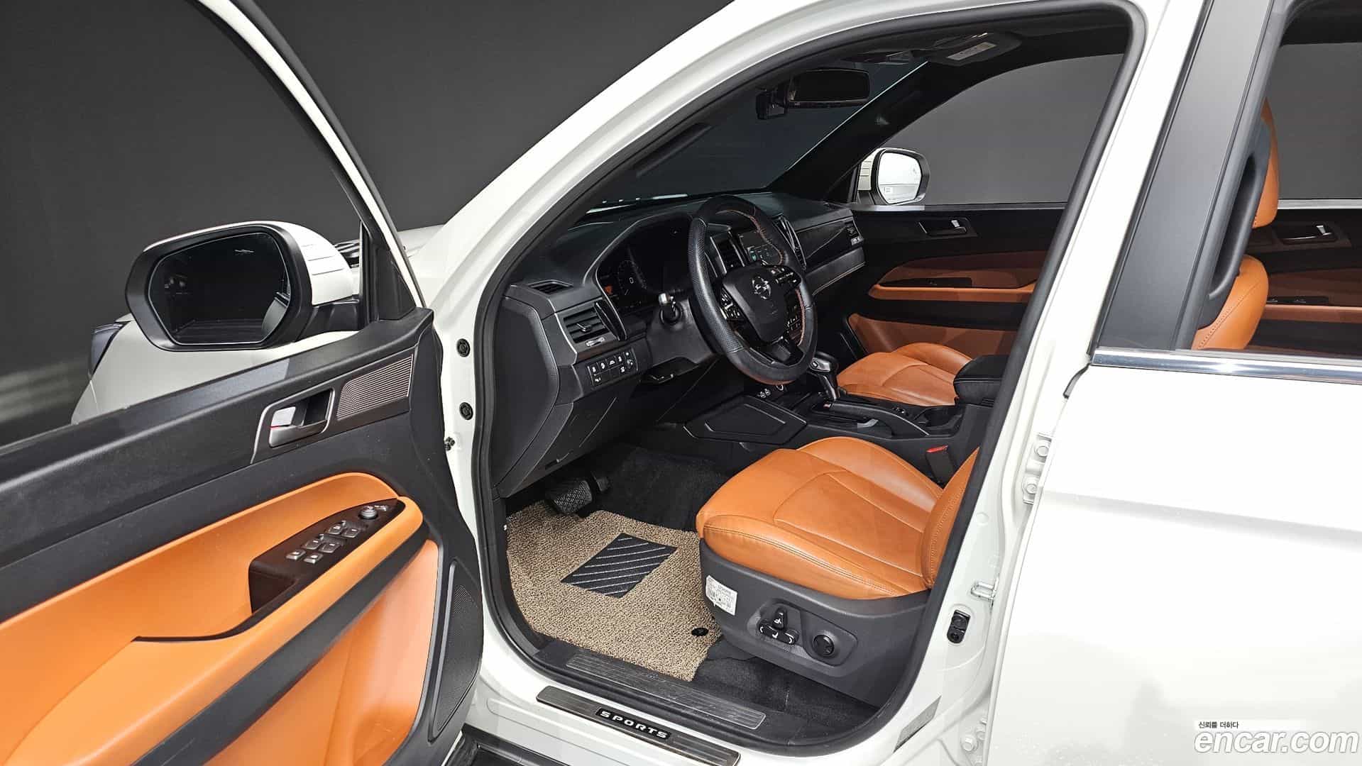 Rexton KG Mobility 2022.10-INNER-010