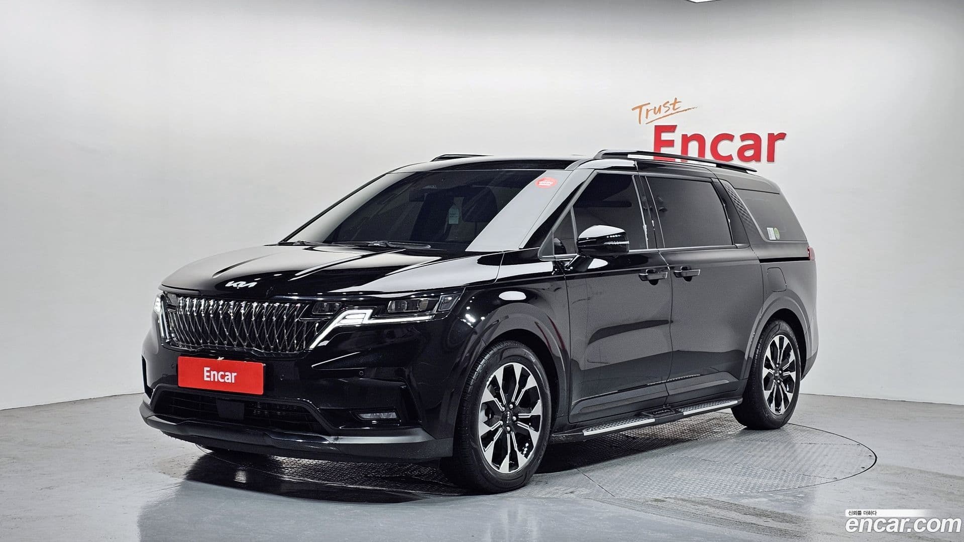 Main__Slider__Photo:Canival Kia 2023.3-0